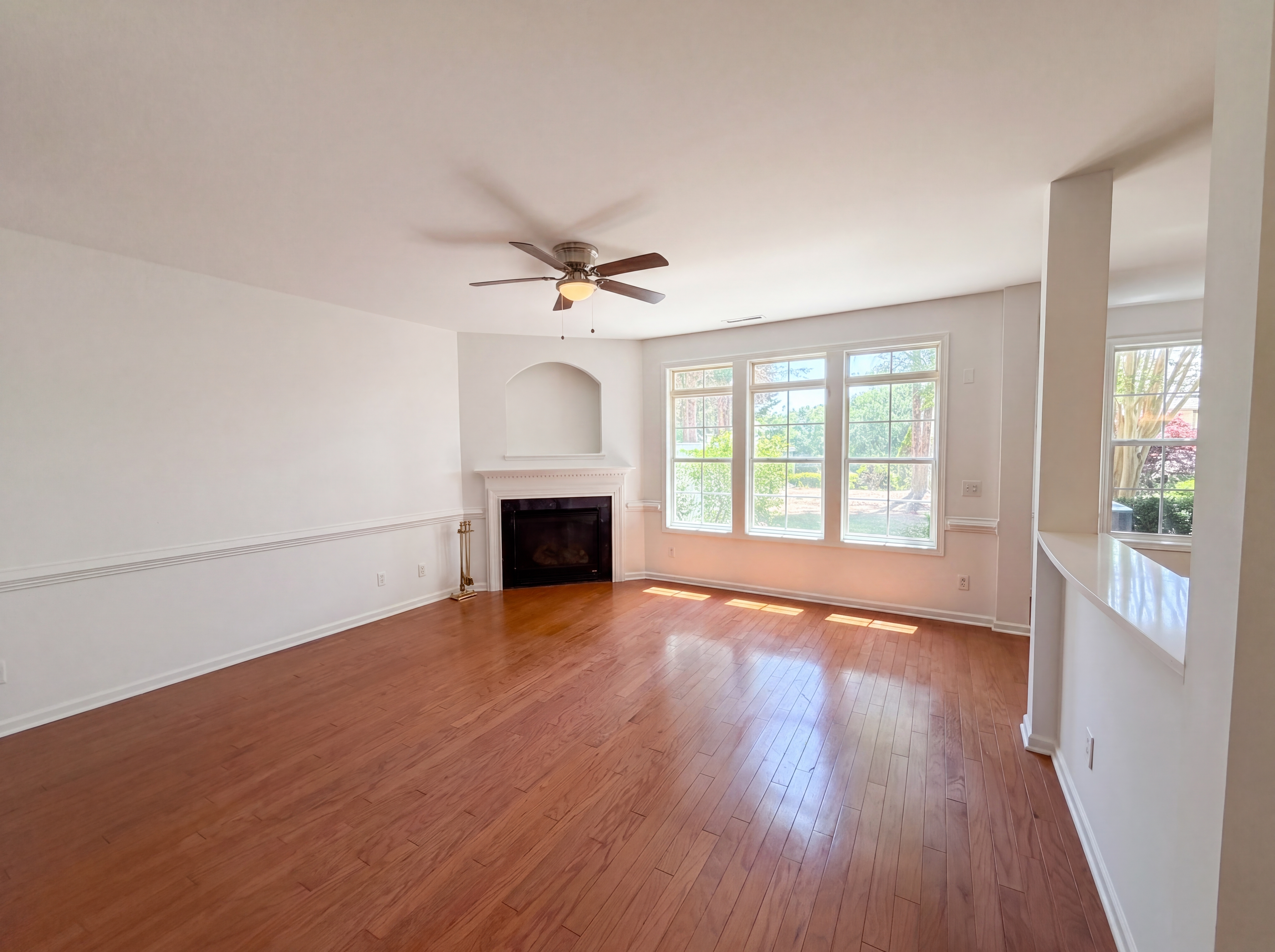 Photo 3 of 23 of 3064 Imperial Oaks Dr, Raleigh, NC