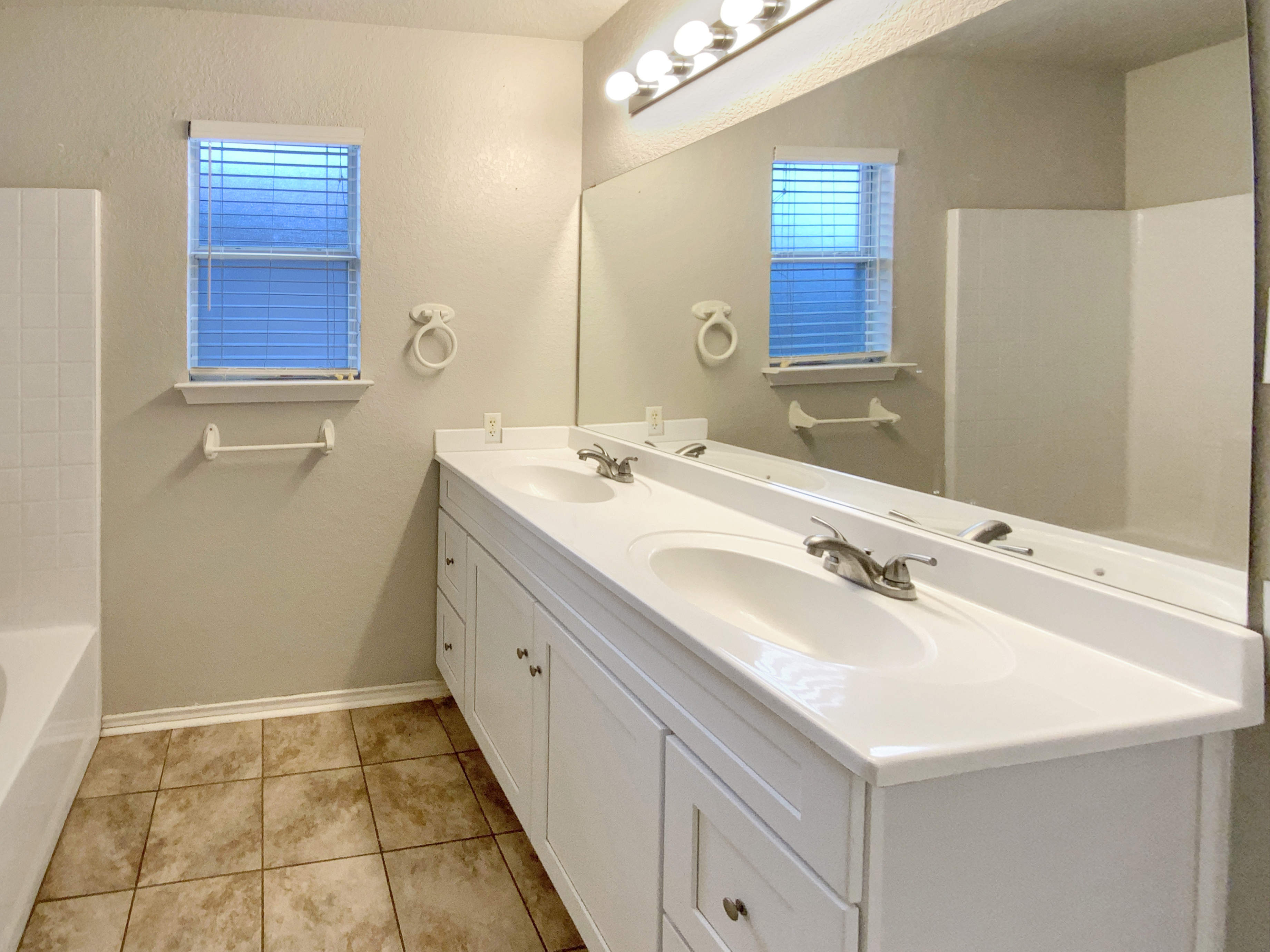 Photo 10 of 16 of 4710 Silver Leaf Ct, Temple, TX