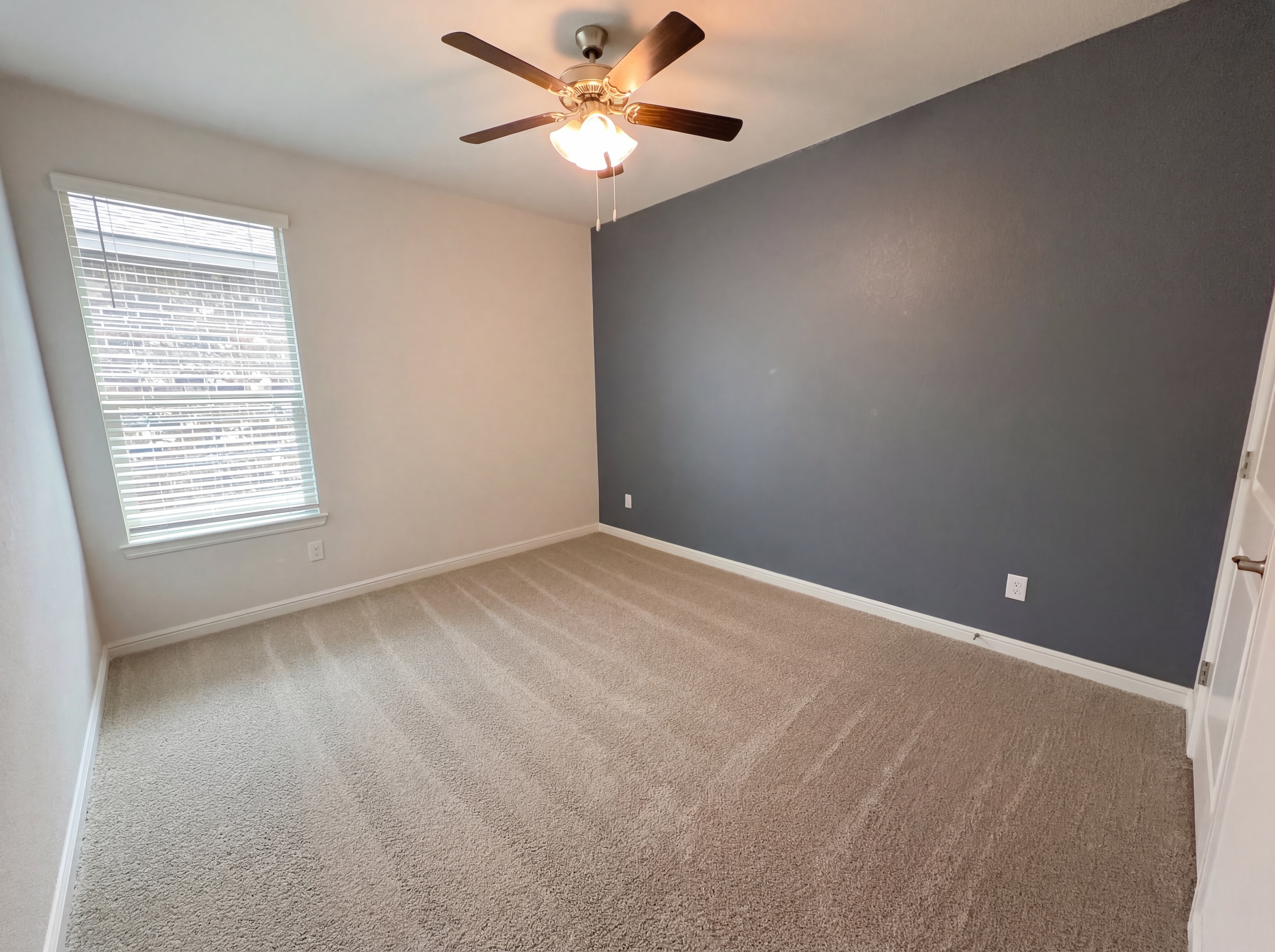 Photo 14 of 16 of 2520 Allview Ln, Red Oak, TX