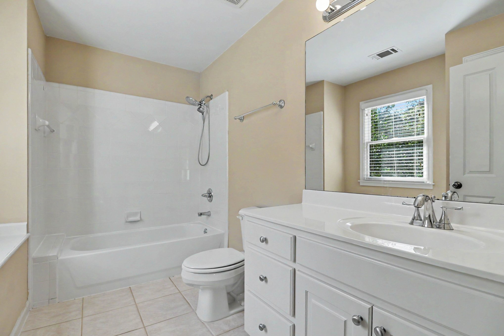 Photo 14 of 22 of 720 Barberry Dr, Alpharetta, GA