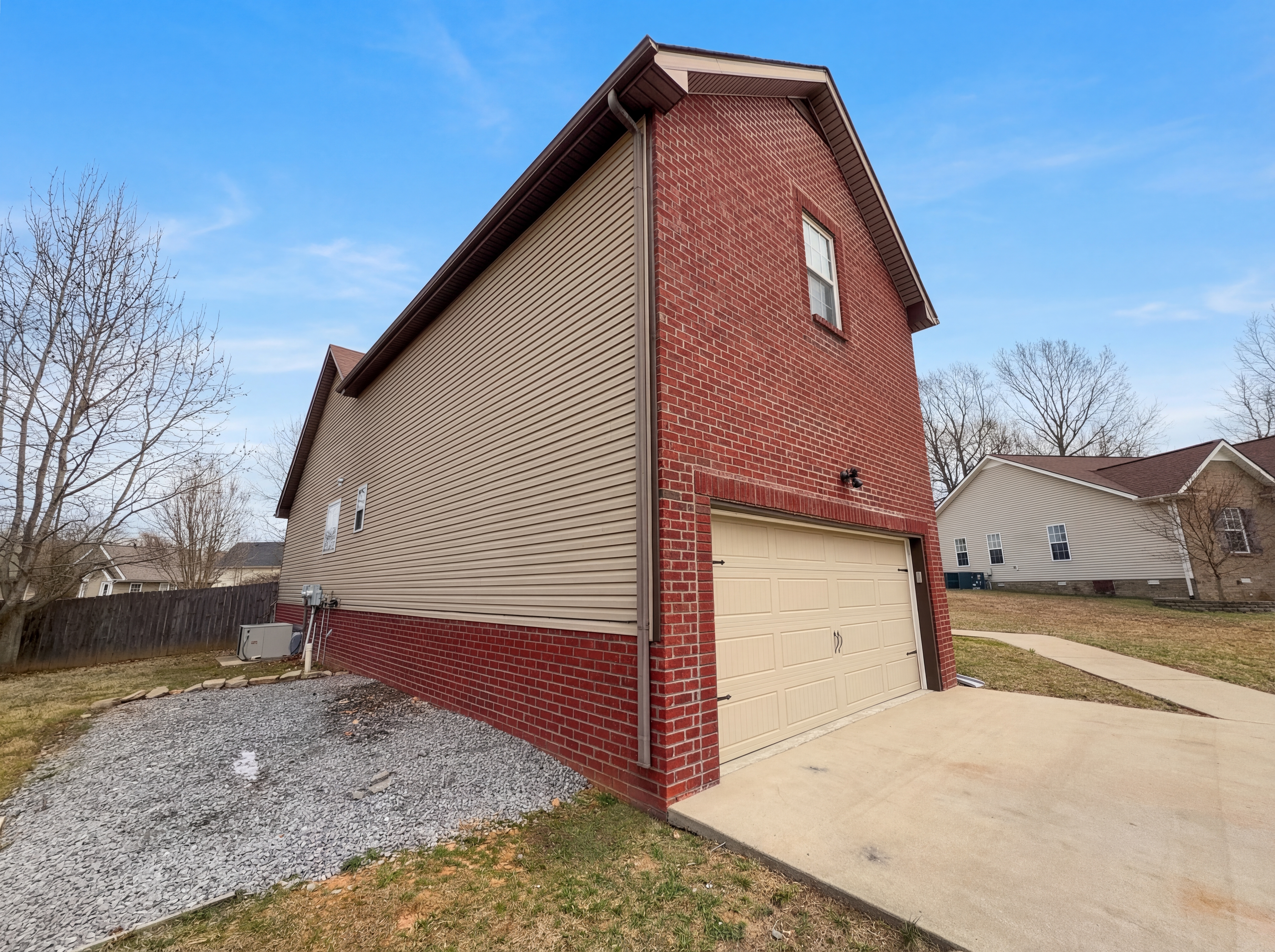 Photo 17 of 22 of 353 Chestnut Grove Ct, Clarksville, TN