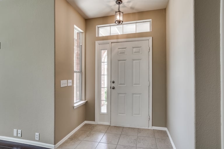 Photo 7 of 29 - 184 Leonard St, Lewisville, TX 75057
