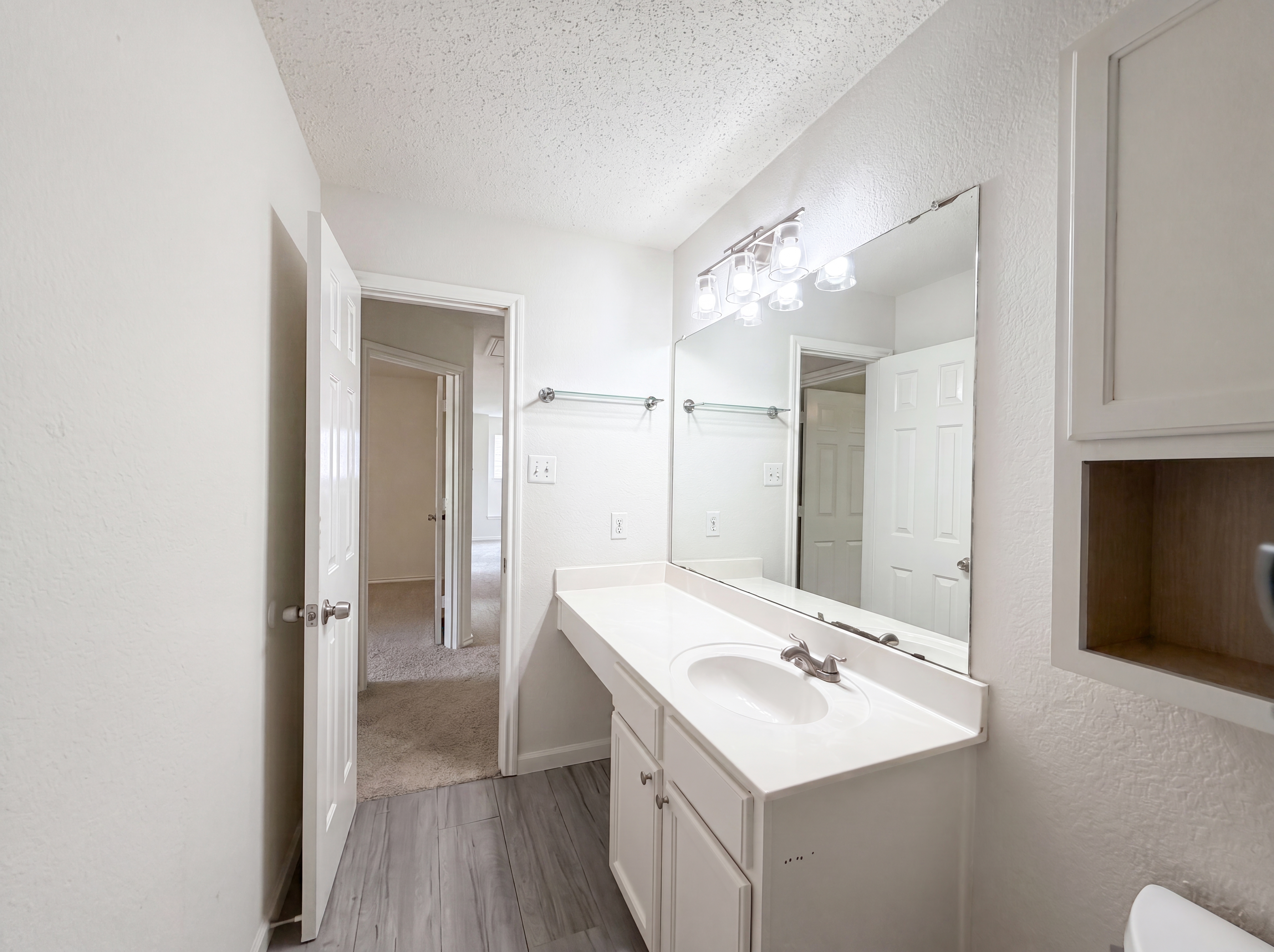 Photo 22 of 27 of 2320 Bantry Ln, Arlington, TX