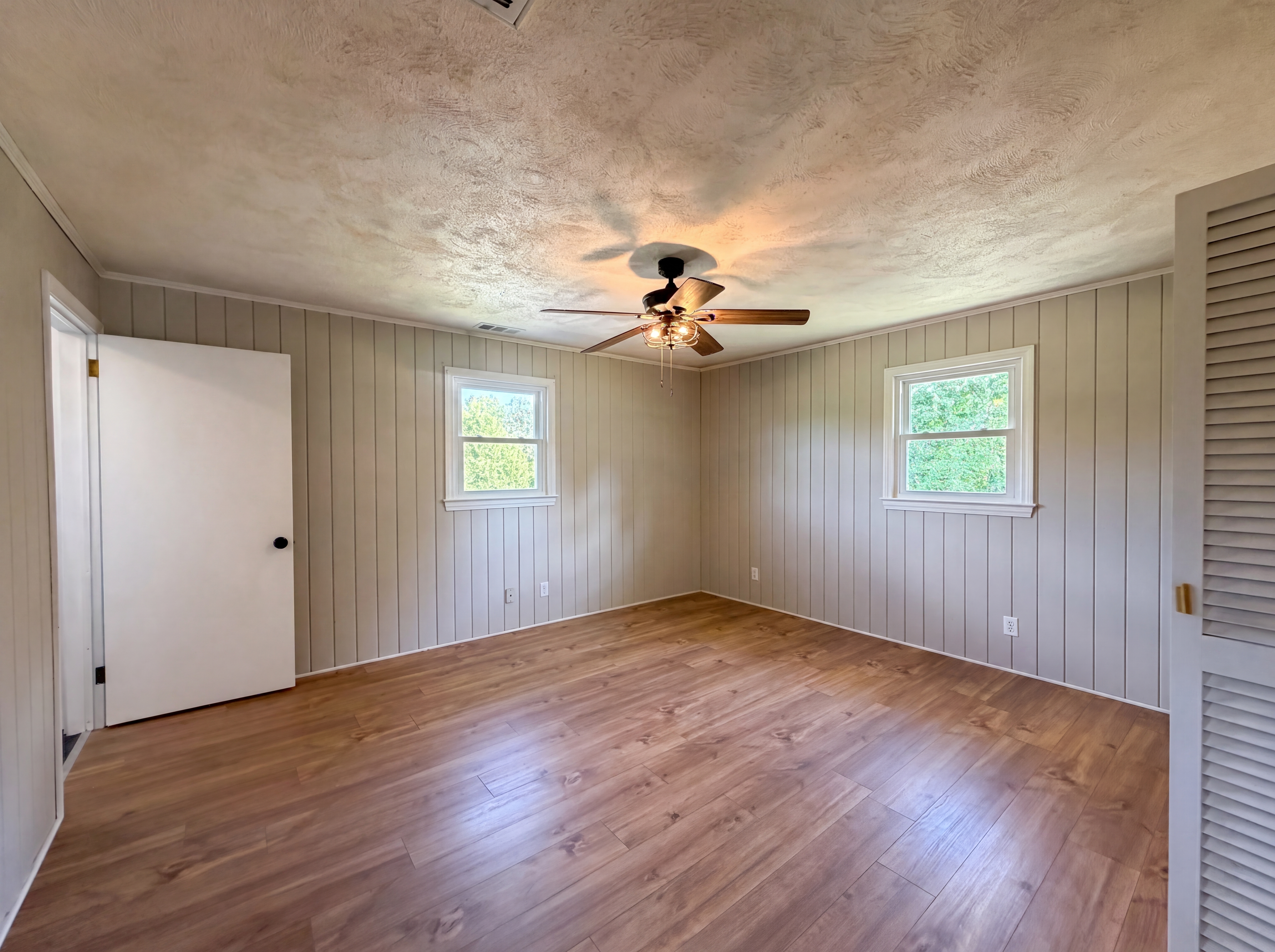 Photo 14 of 23 of 5305 Belews Creek Rd, Walkertown, NC