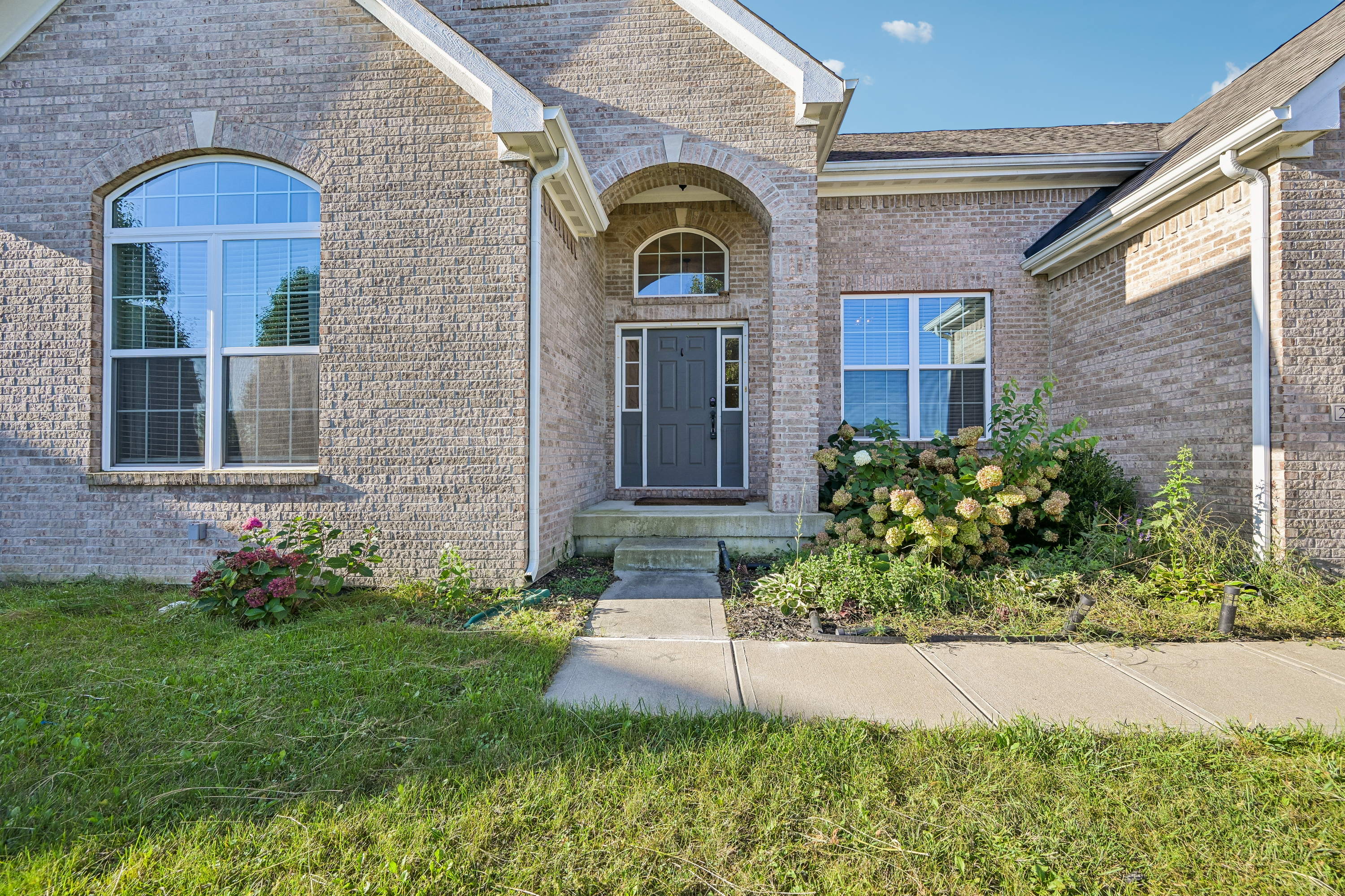 Photo 41 of 44 of 21323 Wharfdale Dr, Noblesville, IN