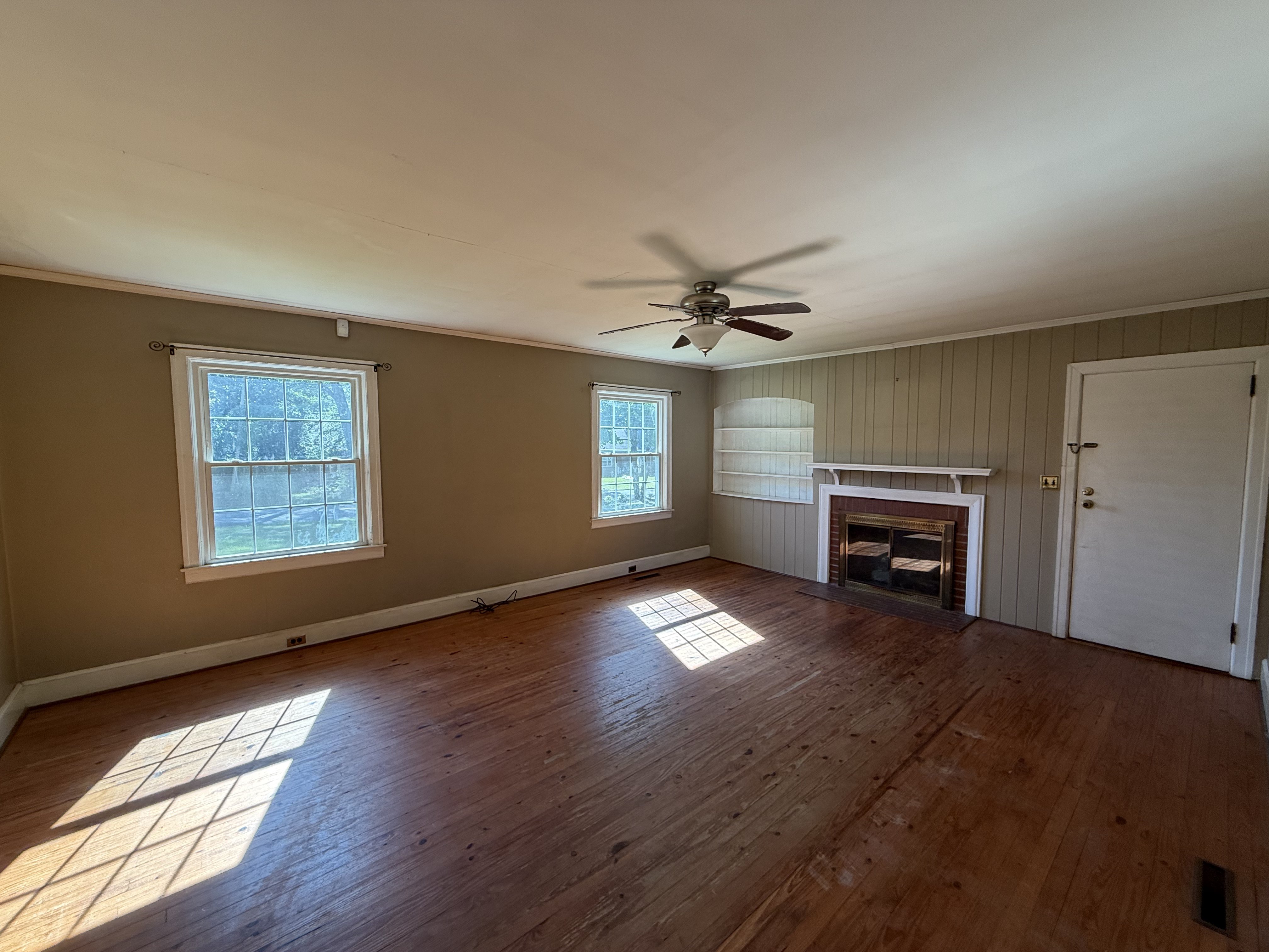 Photo 10 of 29 of 907 S South St, Gastonia, NC