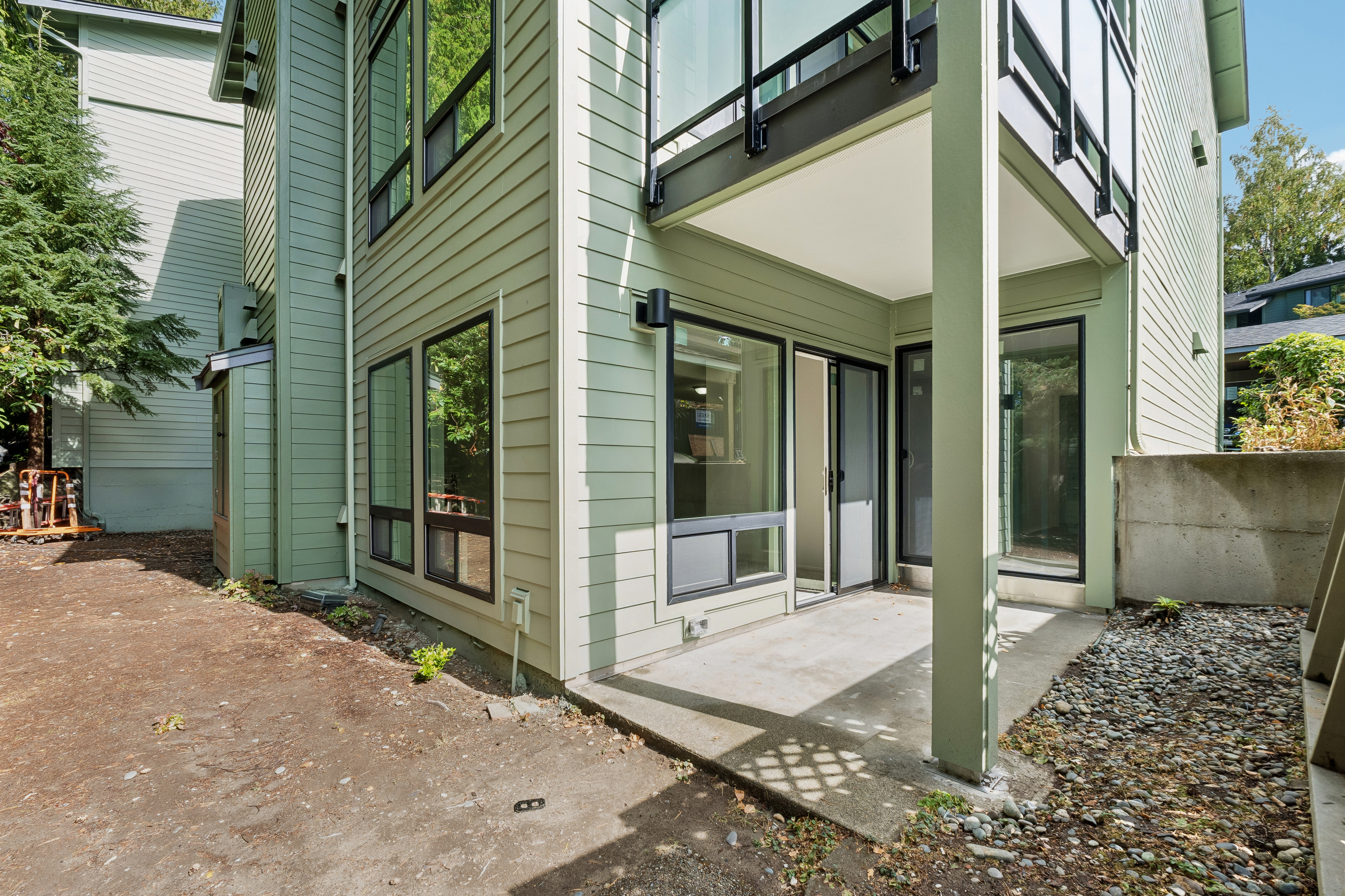 Photo 5 of 19 of 134 SW 116th St, Seattle, WA