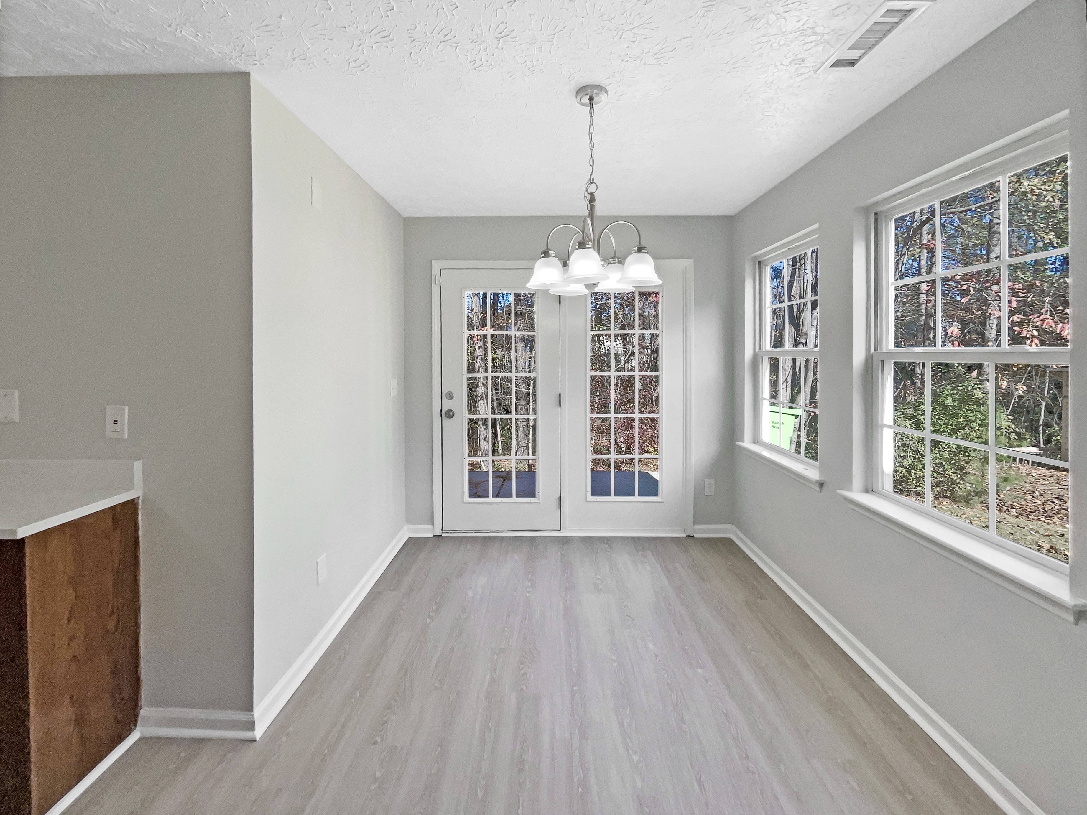 Photo 12 of 17 of 5713 Forest Point Rd, Raleigh, NC
