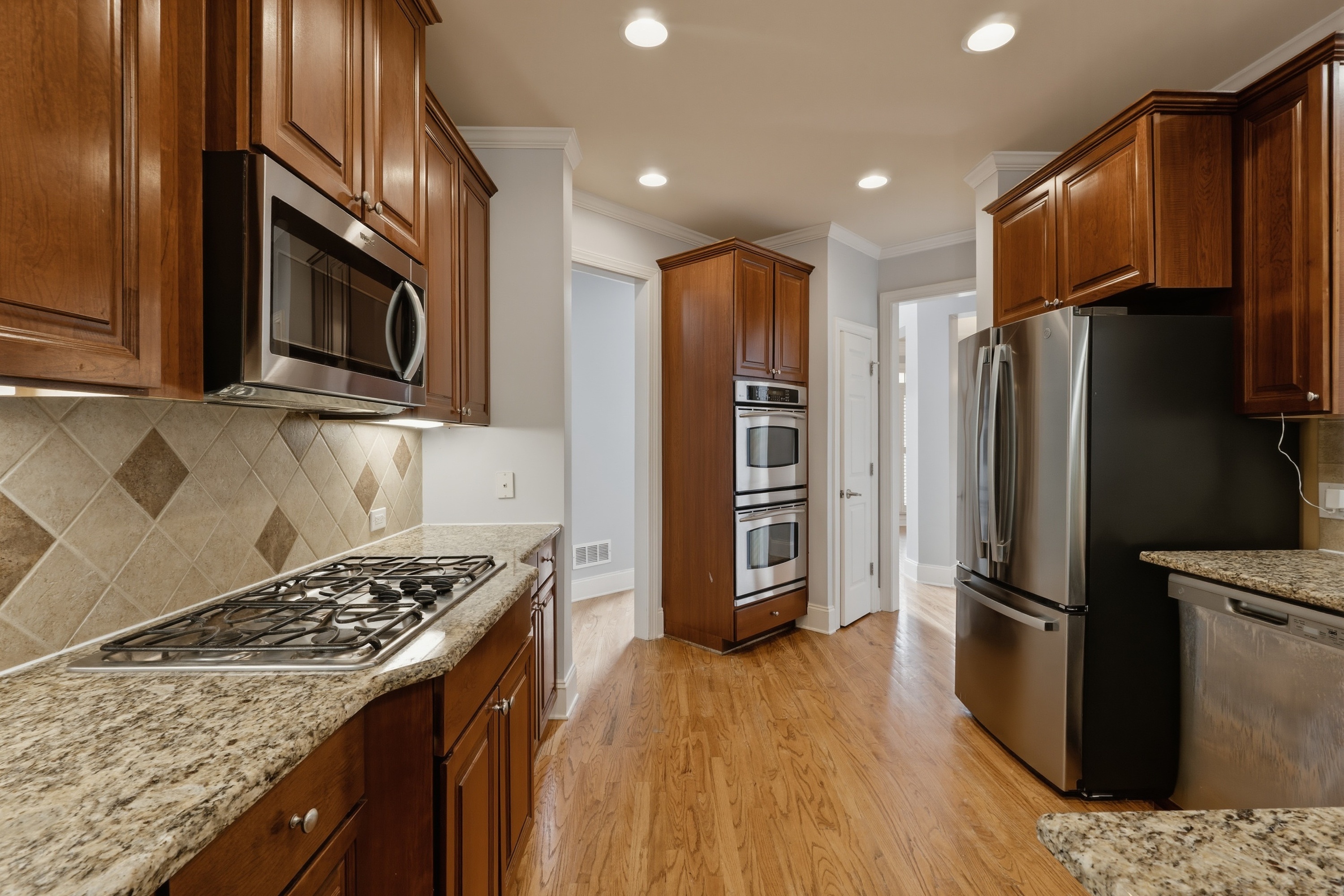 Photo 14 of 51 of 4530 Oak Brook Dr SE, Smyrna, GA