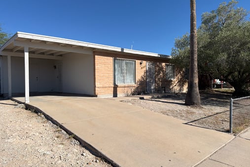 Photo 1 of 26 of 5349 S Greenway Dr, Tucson, AZ