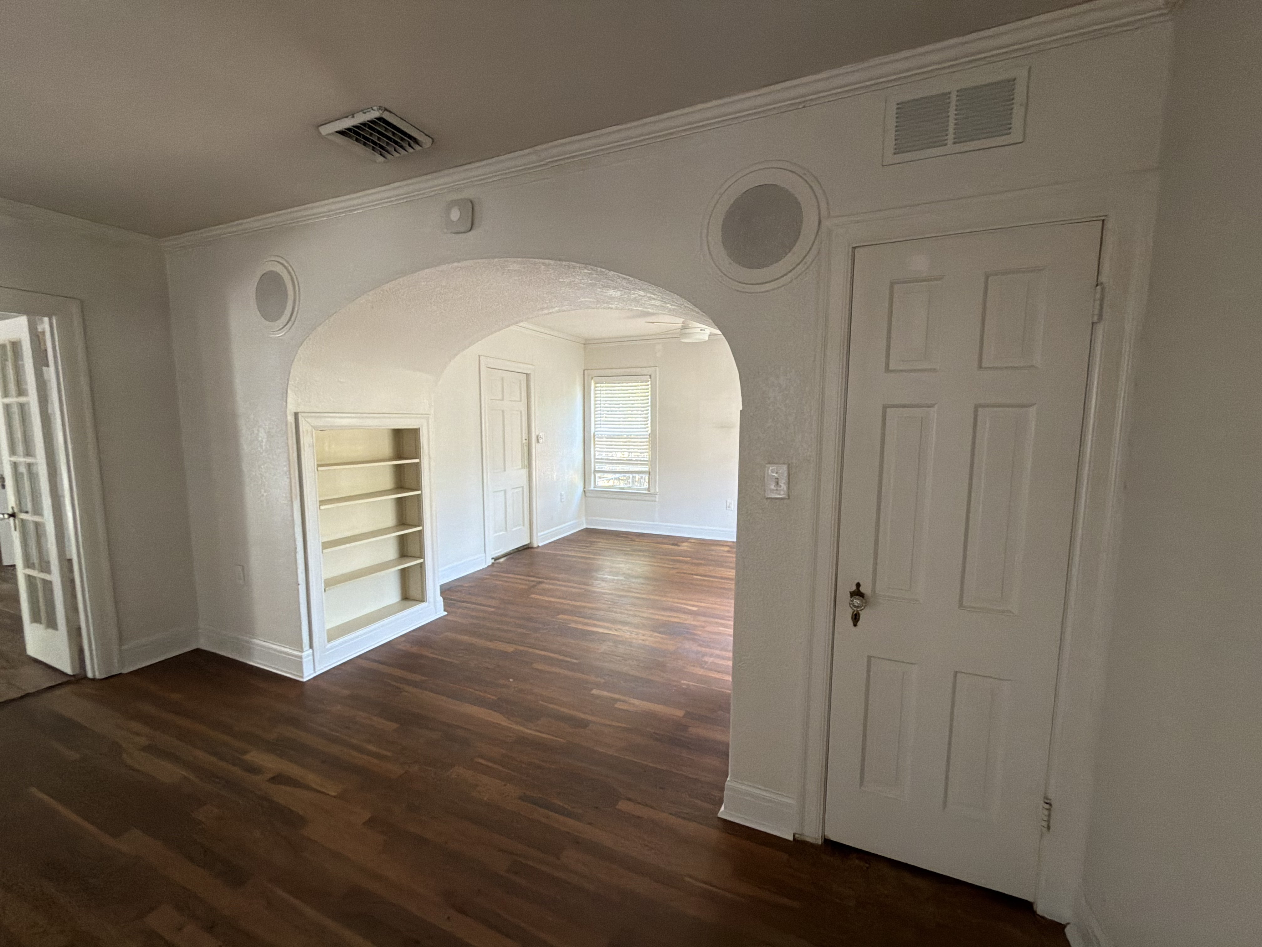 Photo 12 of 31 of 1113 Sylvan Ave, Palestine, TX