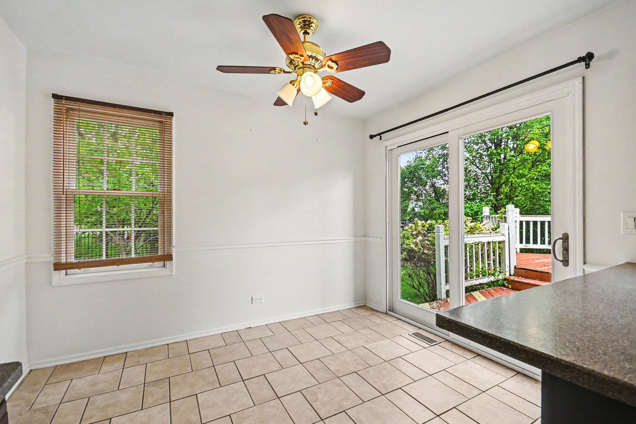 Photo 12 of 28 of 865 Warwick Ln, Lake Zurich, IL