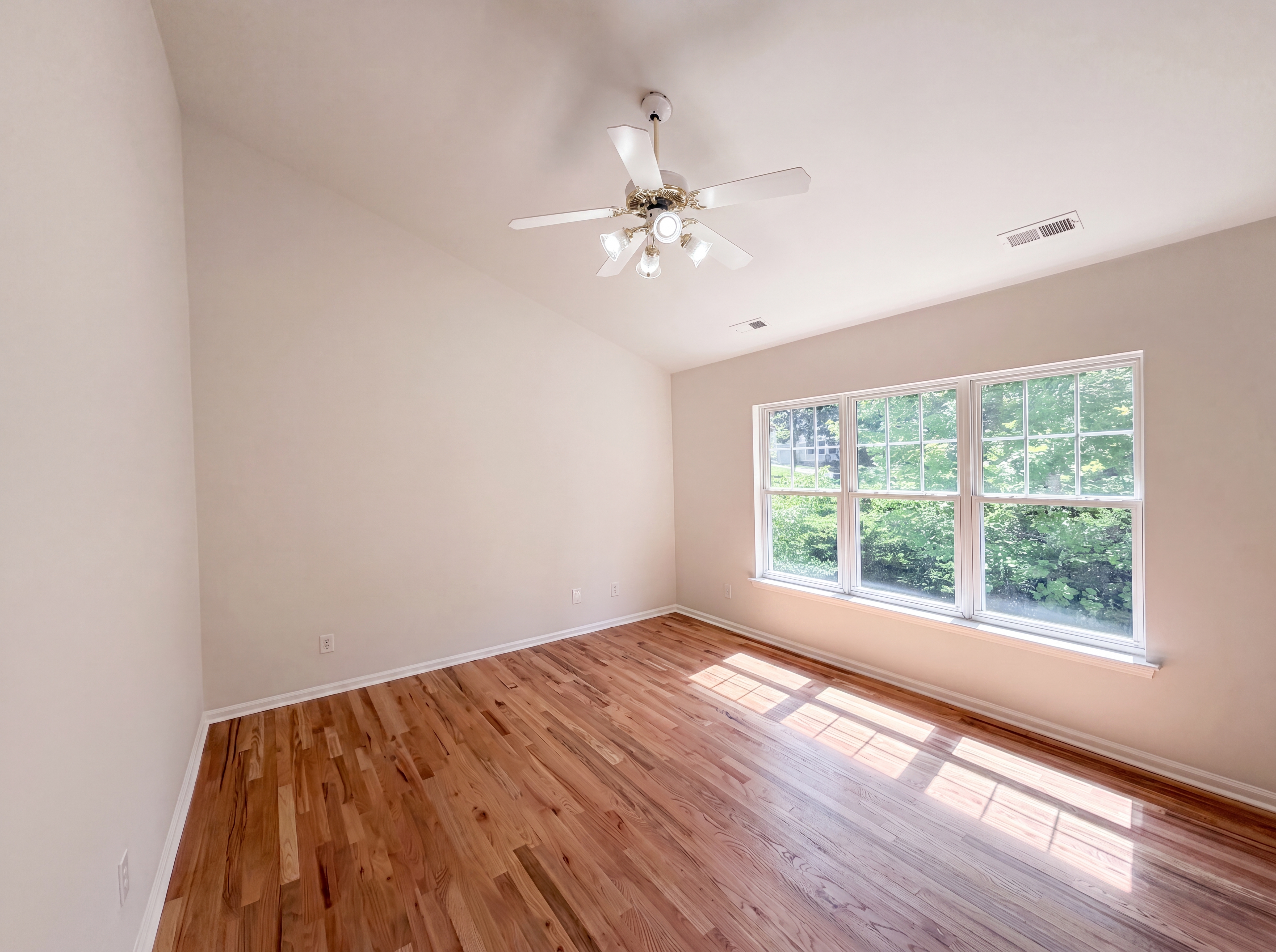 Photo 9 of 17 of 10648 Secret Garden Ln, Charlotte, NC