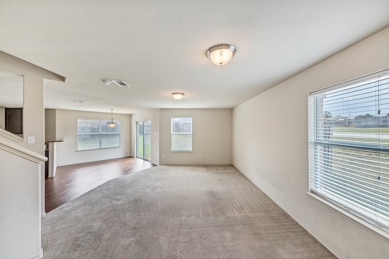 Photo 13 of 28 - 252 Rock Meadow Dr, Crowley, TX 76036