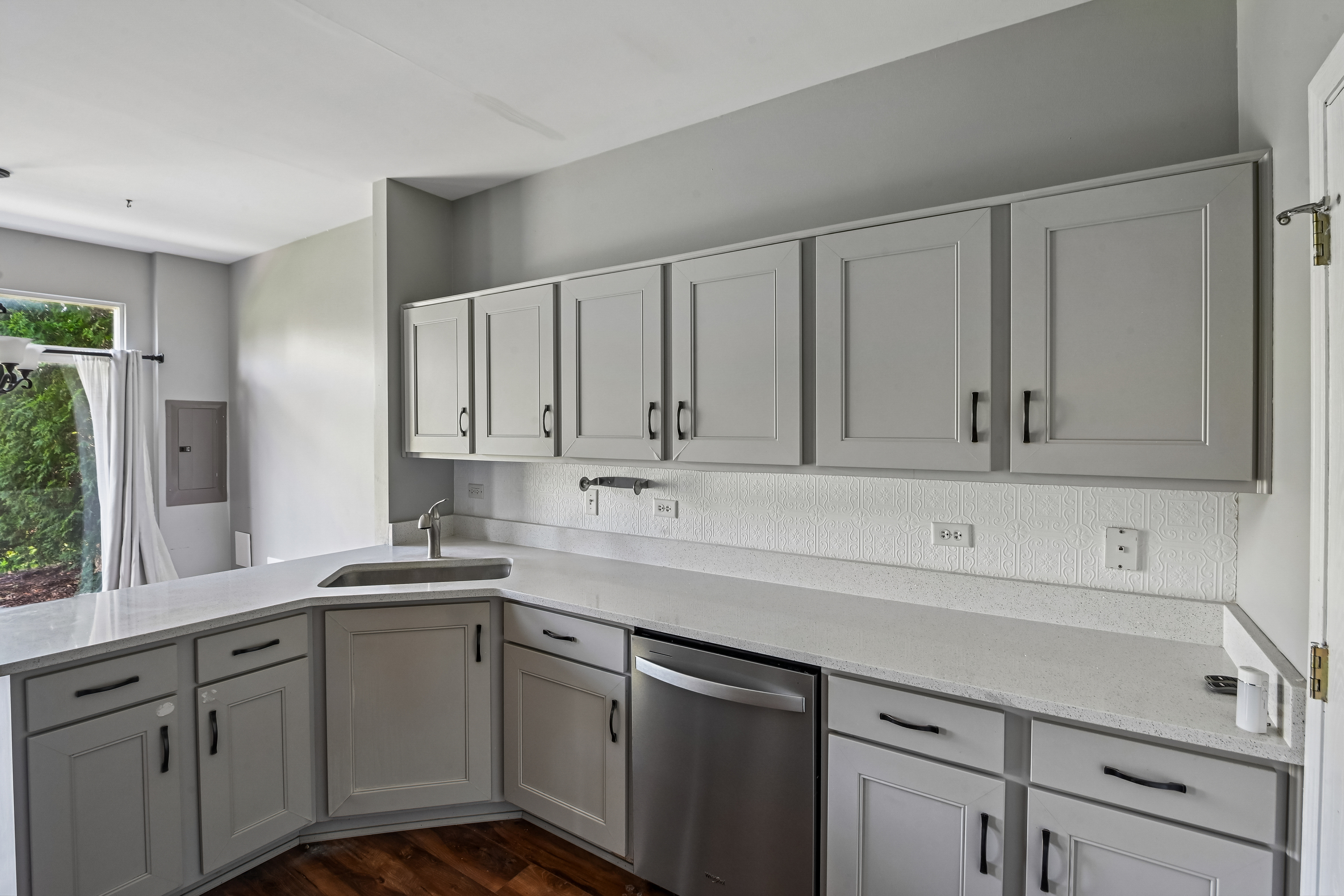 Photo 18 of 33 of 1212 Courtland Cir, Plainfield, IL
