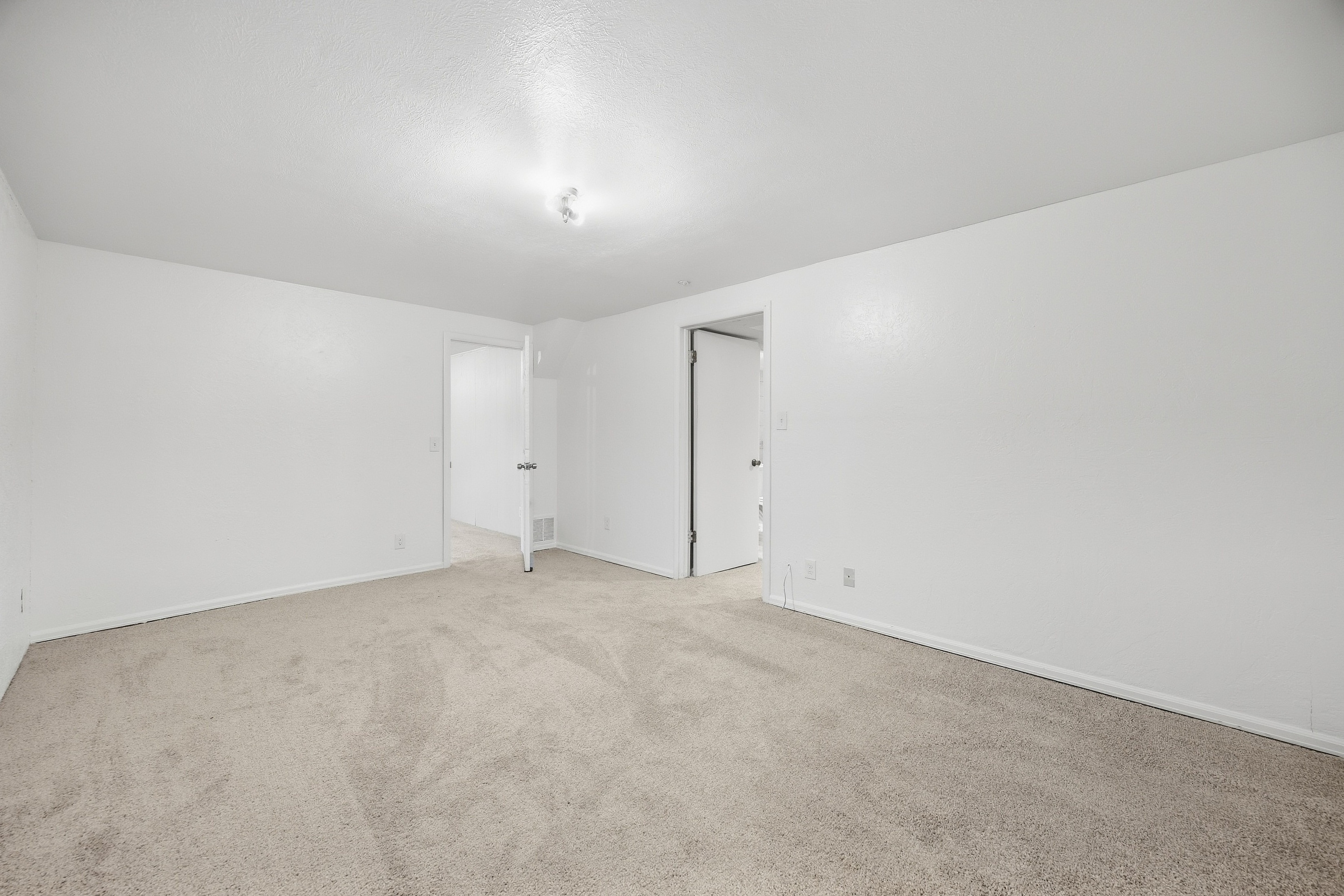 Photo 13 of 20 of 2826 Jon St, Colorado Springs, CO