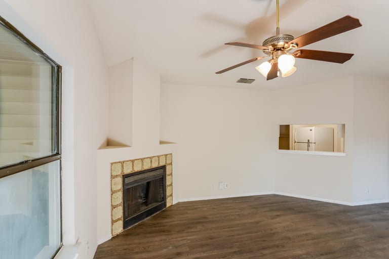 Photo 6 of 27 - 4018 Sun Harbour Dr, San Antonio, TX 78244