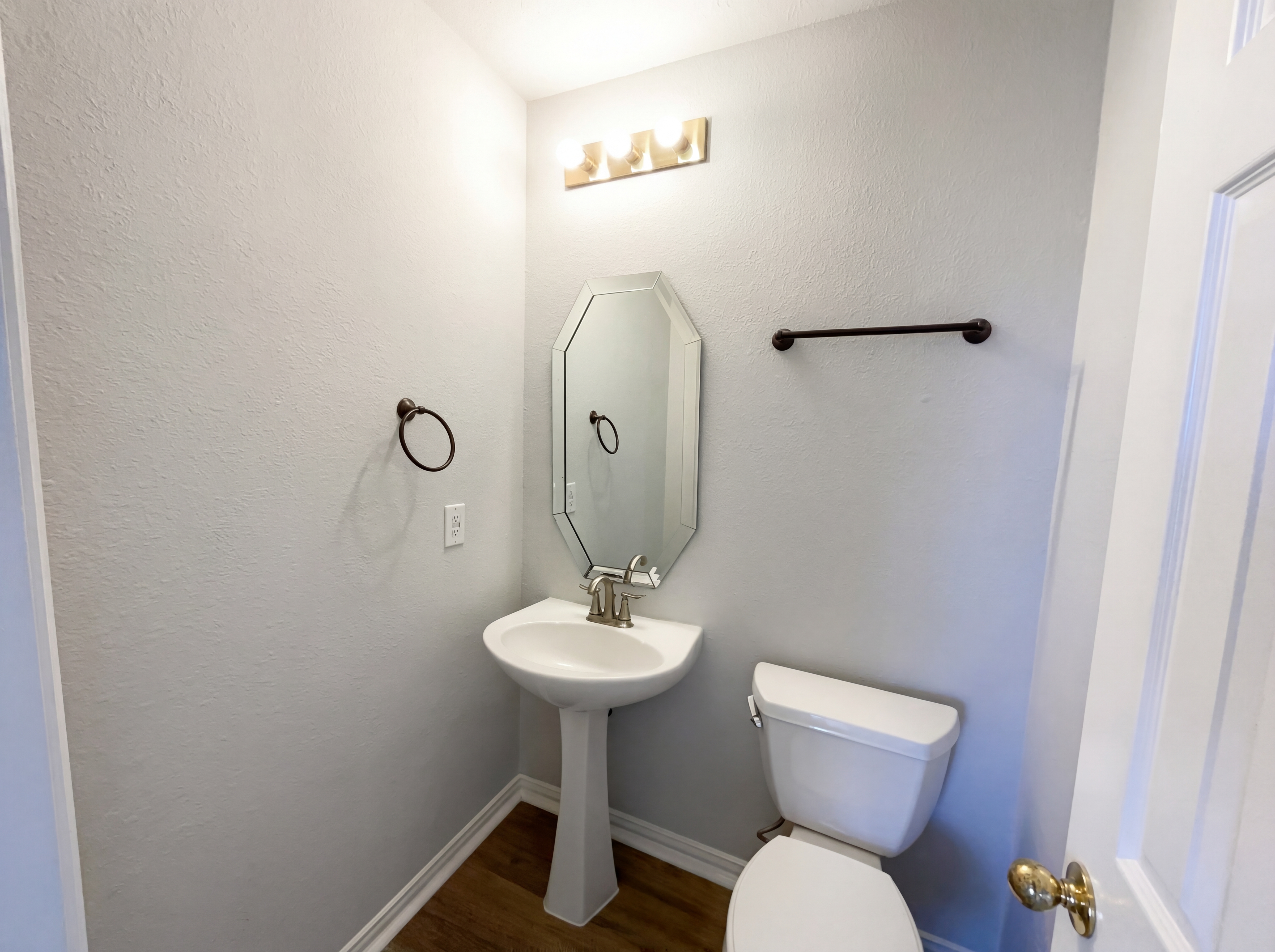 Photo 18 of 23 of 3421 Sandy Trail Ln, Plano, TX