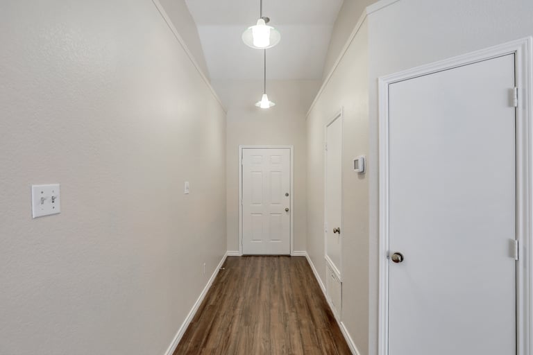 Photo 19 of 22 - 6312 Brookmont Ct, Arlington, TX 76018