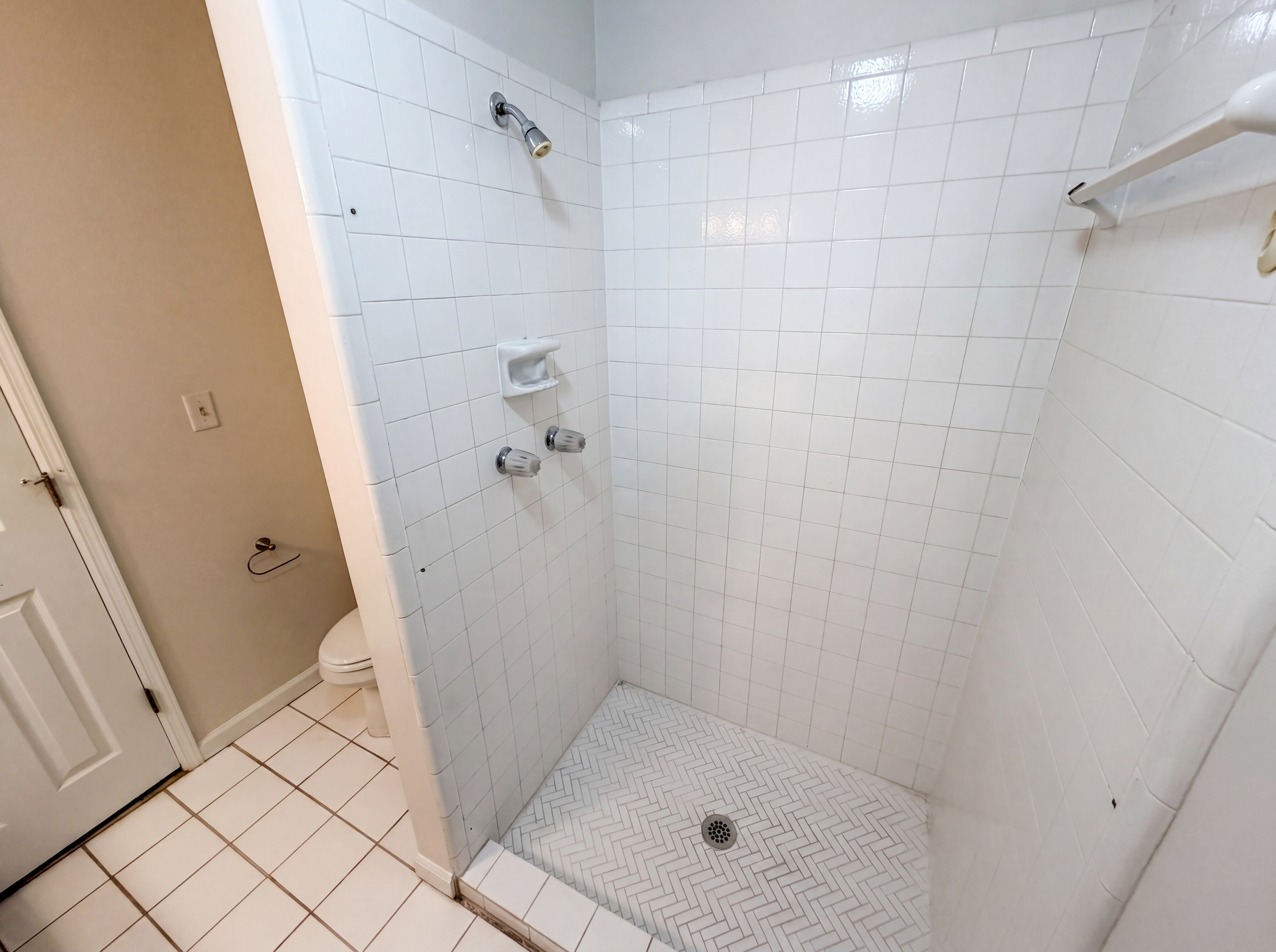 Photo 19 of 34 of 4491 Pineridge Cir, Atlanta, GA