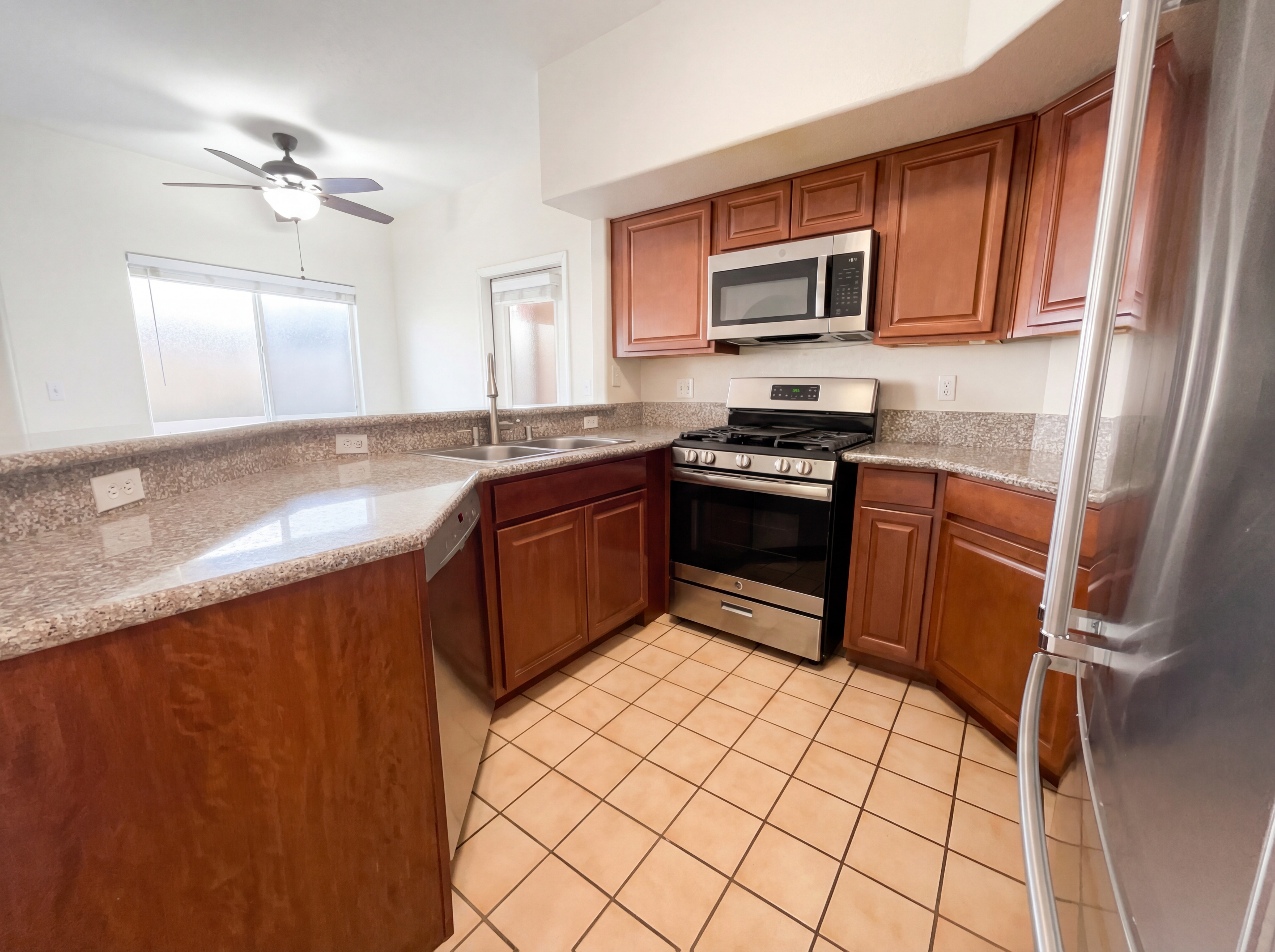 Photo 2 of 19 of 900 Heavenly Hills Ct, Las Vegas, NV