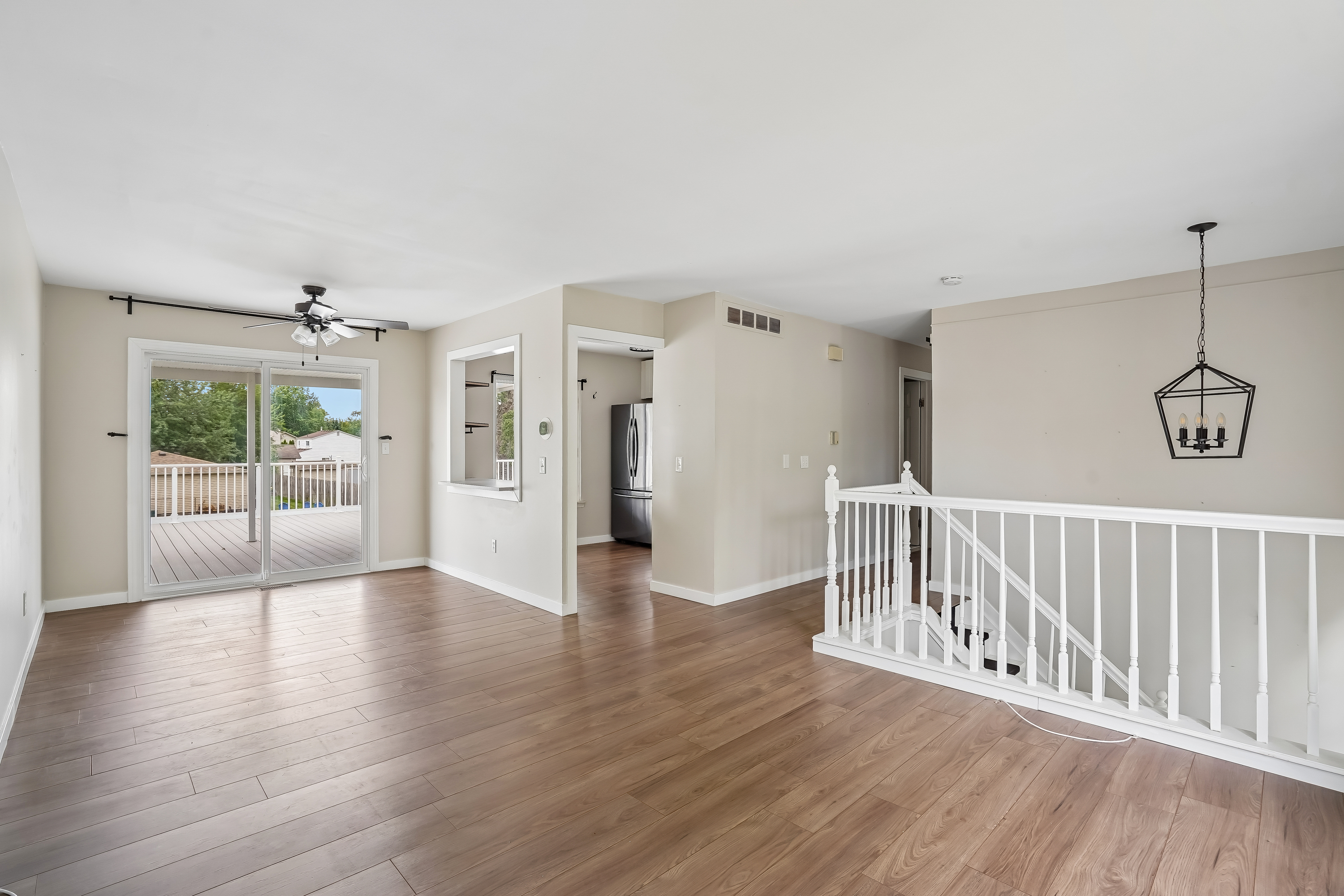 Photo 11 of 37 of 18923 Orleans Pl, Woodhaven, MI