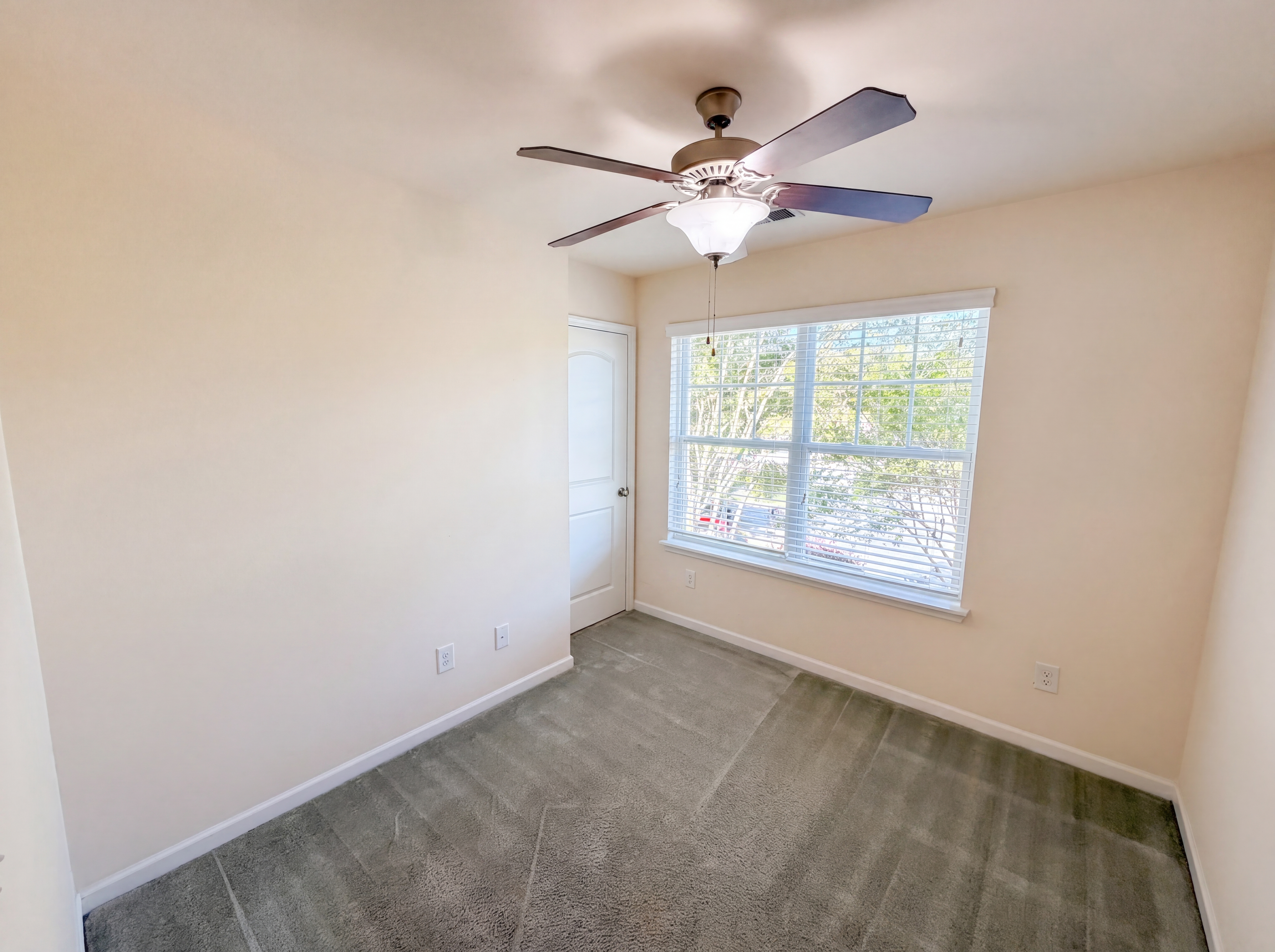 Photo 10 of 19 of 13809 Singleleaf Ln, Charlotte, NC