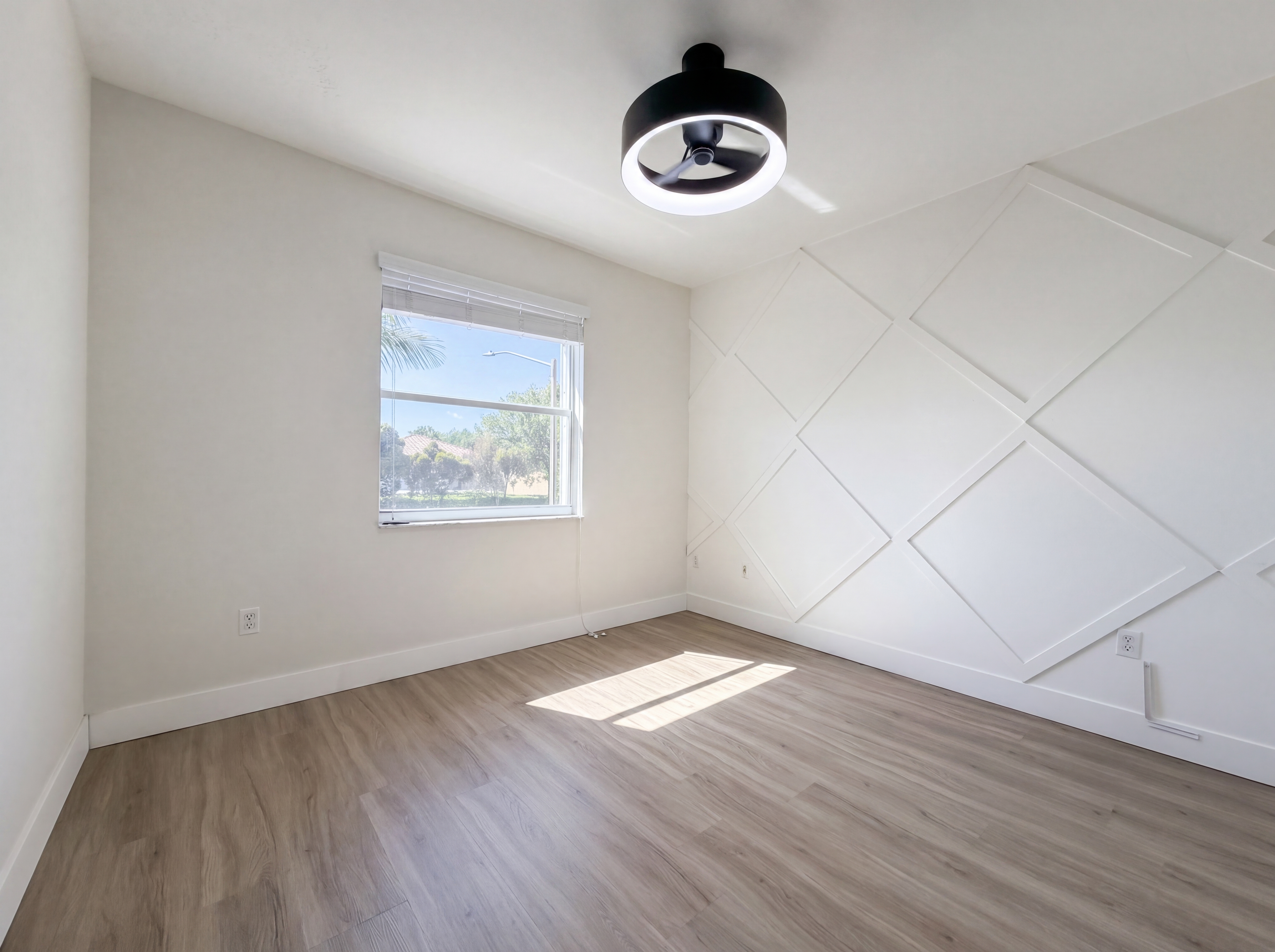 Photo 4 of 24 of 5037 SW 140th Ter, Miramar, FL