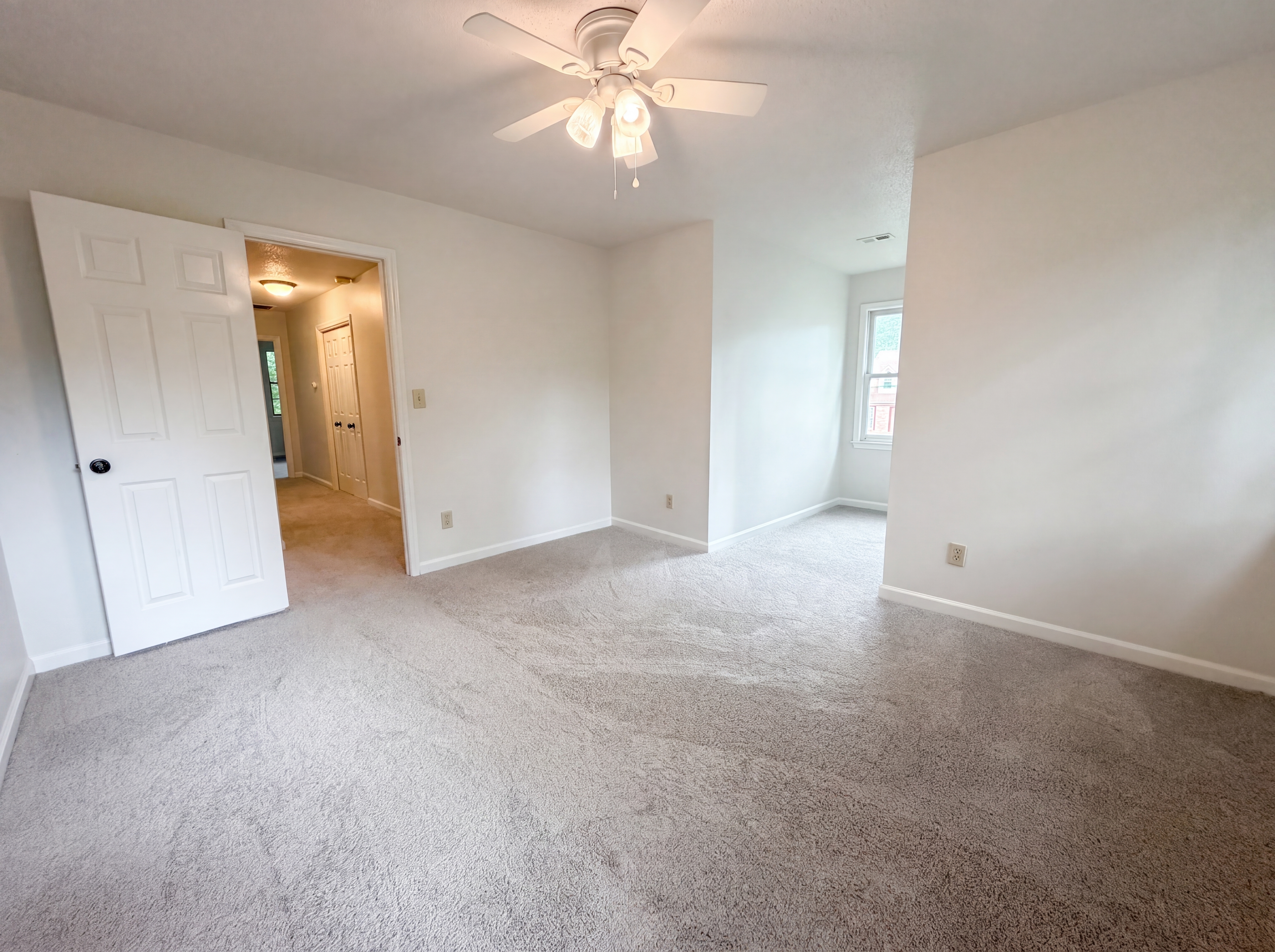 Photo 15 of 24 of 1223 6th St, Pleasant Grove, AL