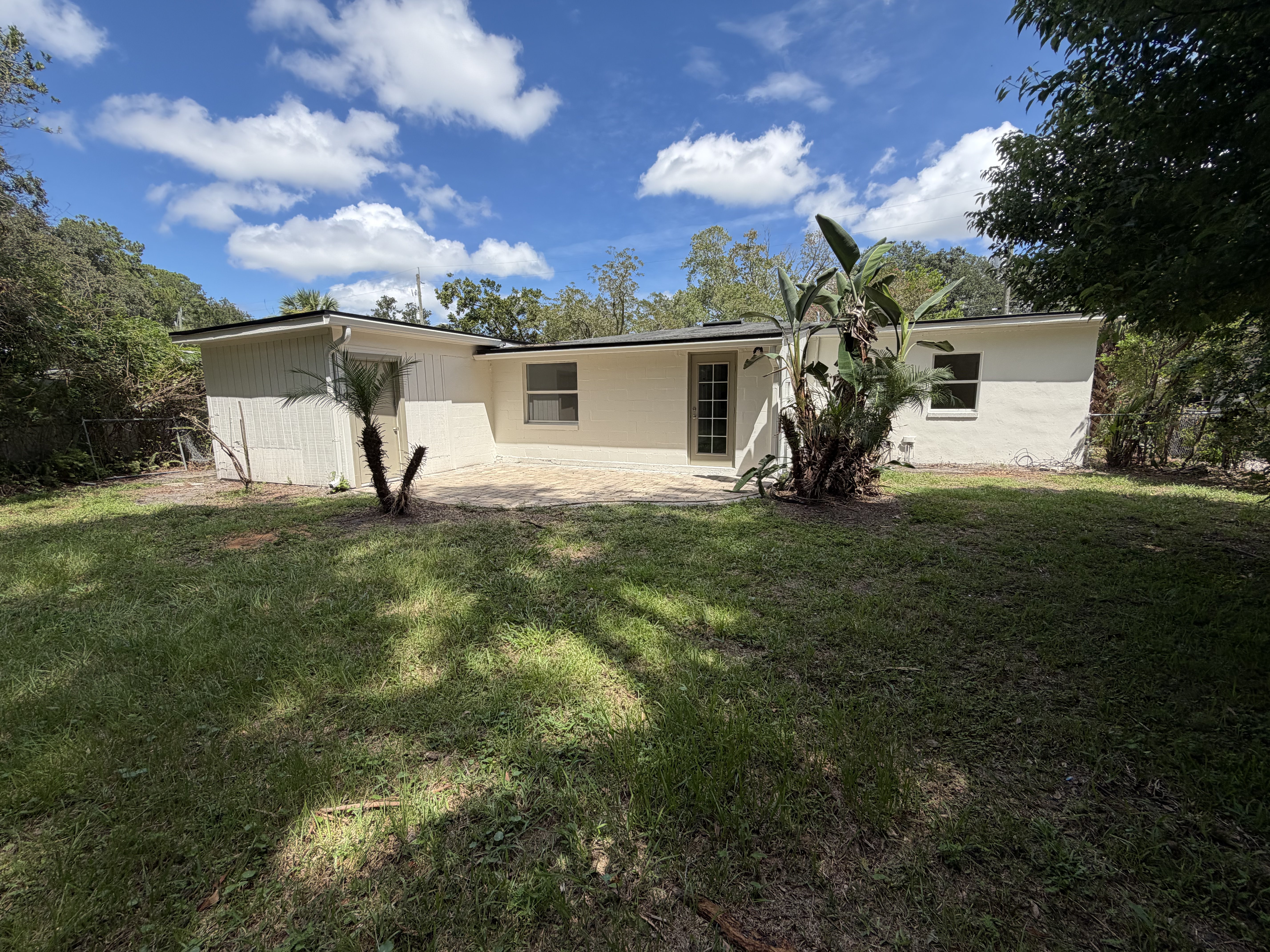 Photo 5 of 22 of 5630 Temple Rd, Jacksonville, FL