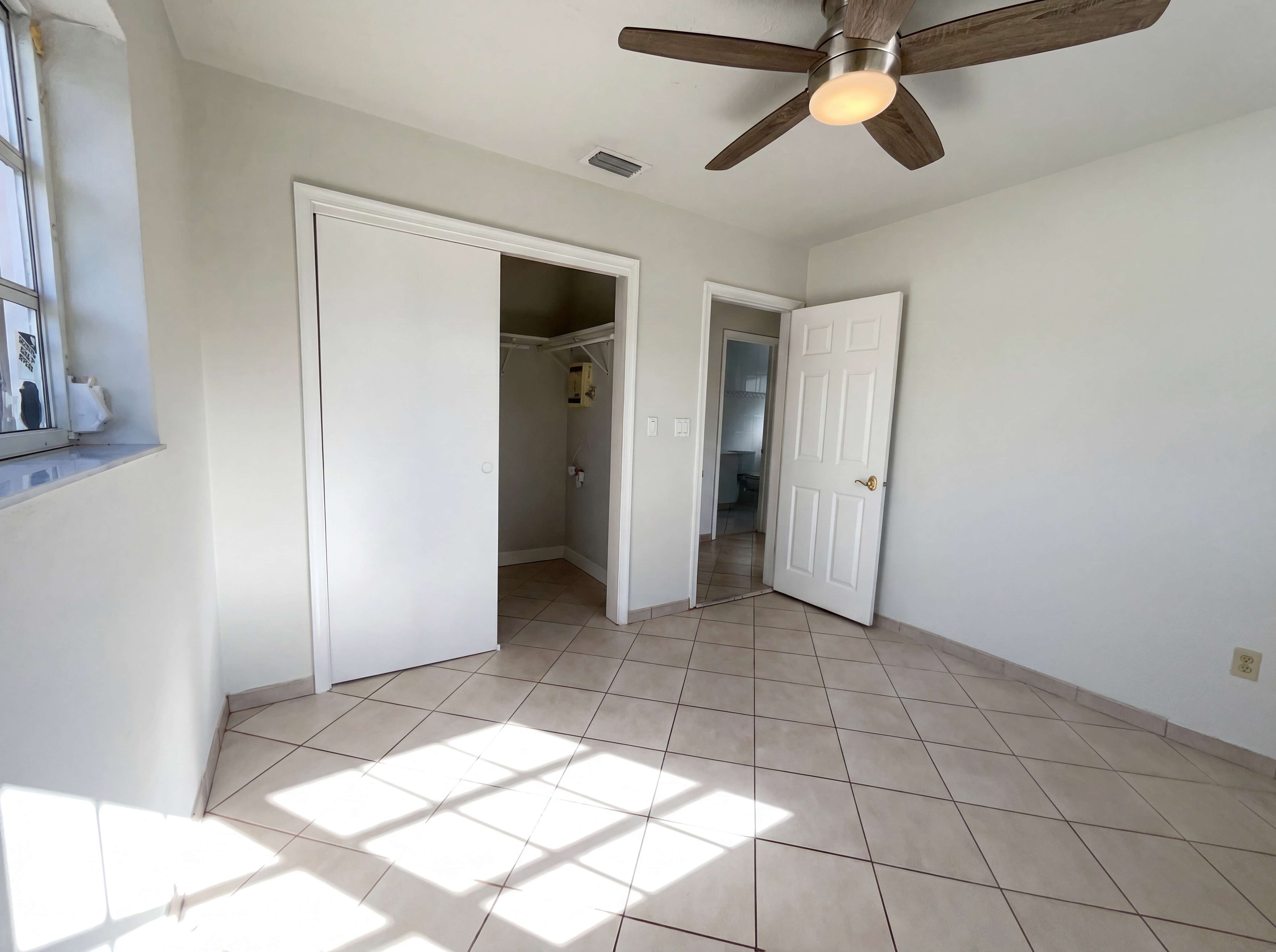 Photo 6 of 21 of 10001 SW 99th Ave, Miami, FL