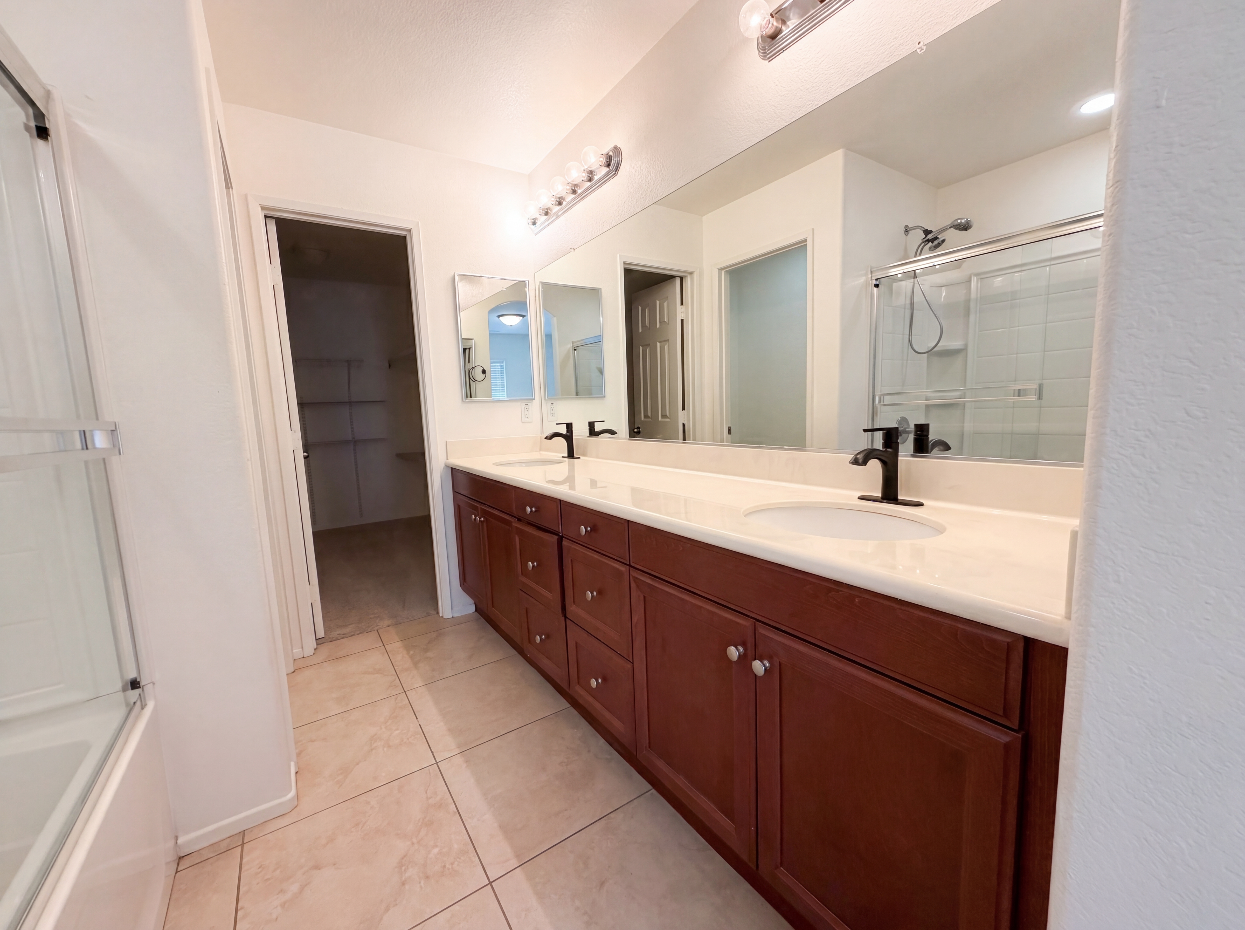 Photo 9 of 20 of 1438 Trouville Ln, Chula Vista, CA
