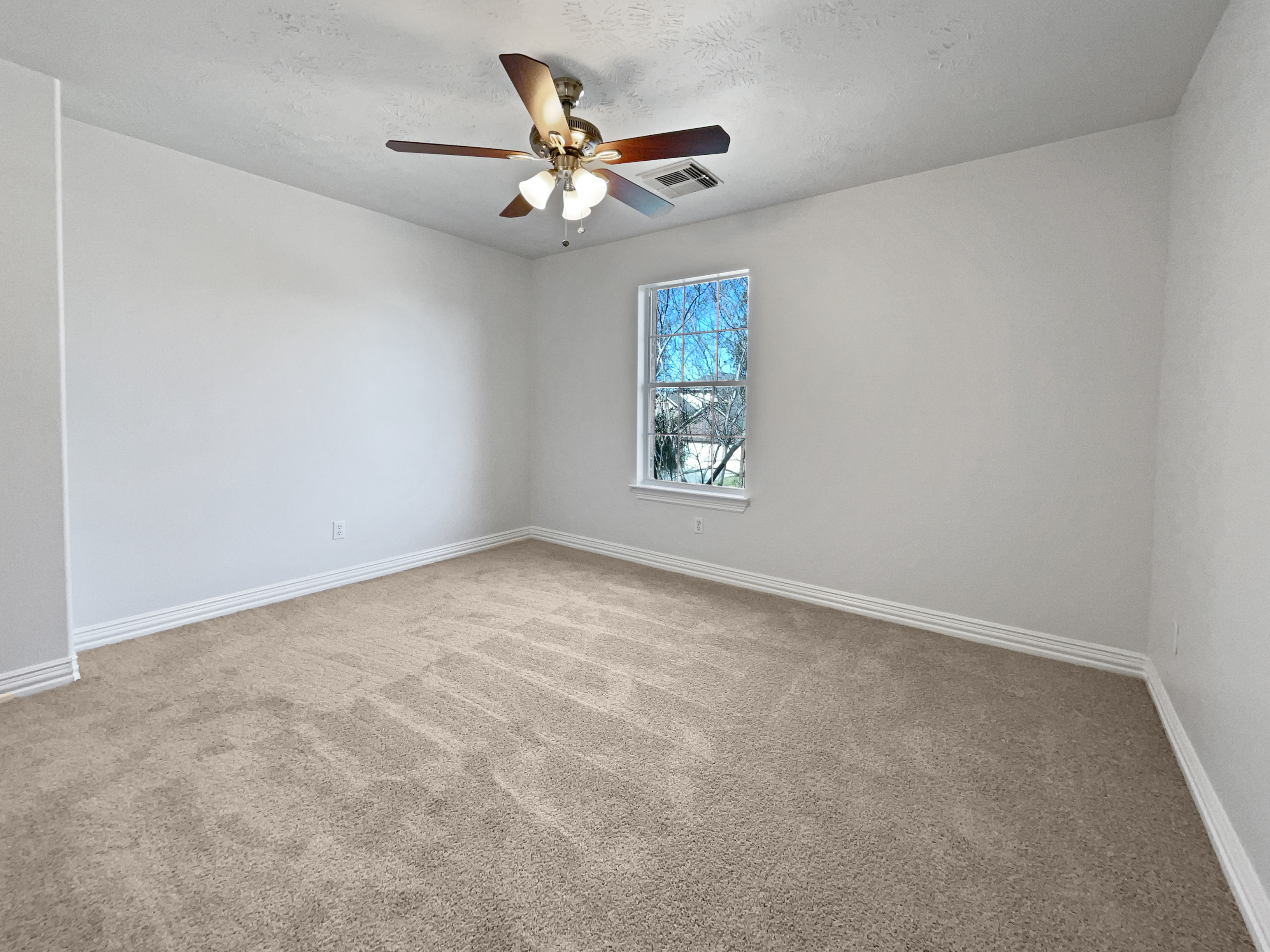 Photo 22 of 25 of 15215 Wooded Field Trl, Cypress, TX