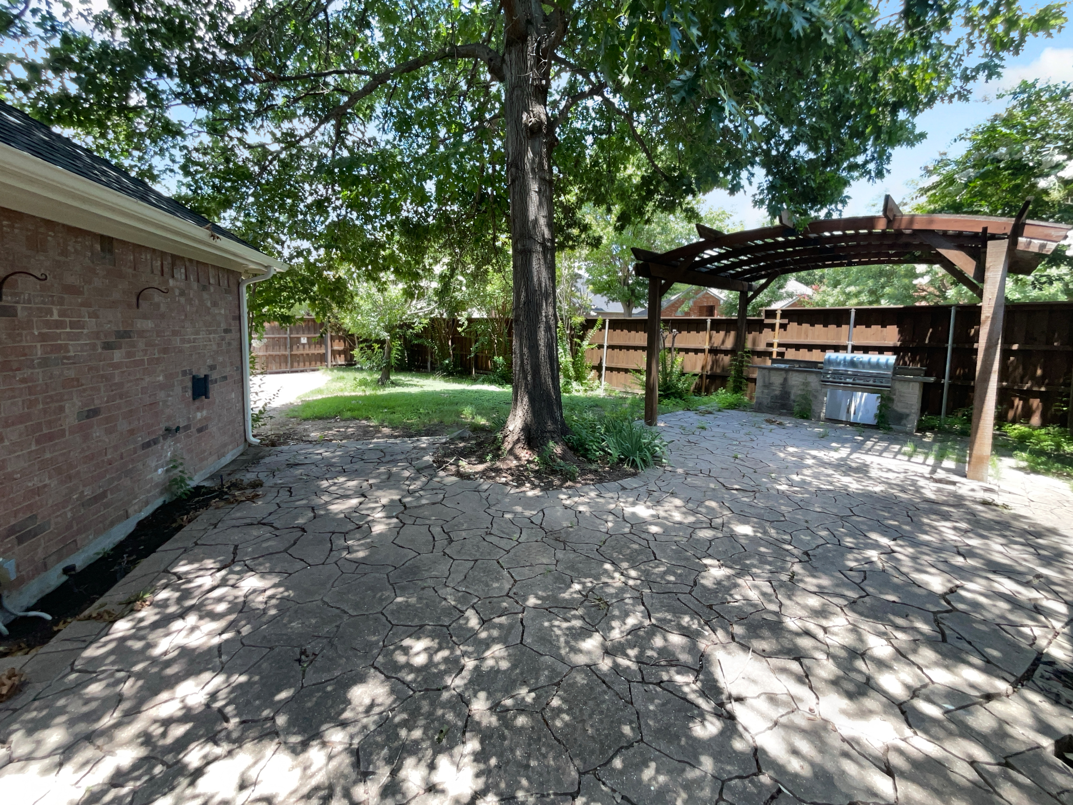 Photo 21 of 27 of 321 Beacon Hill Dr, Allen, TX