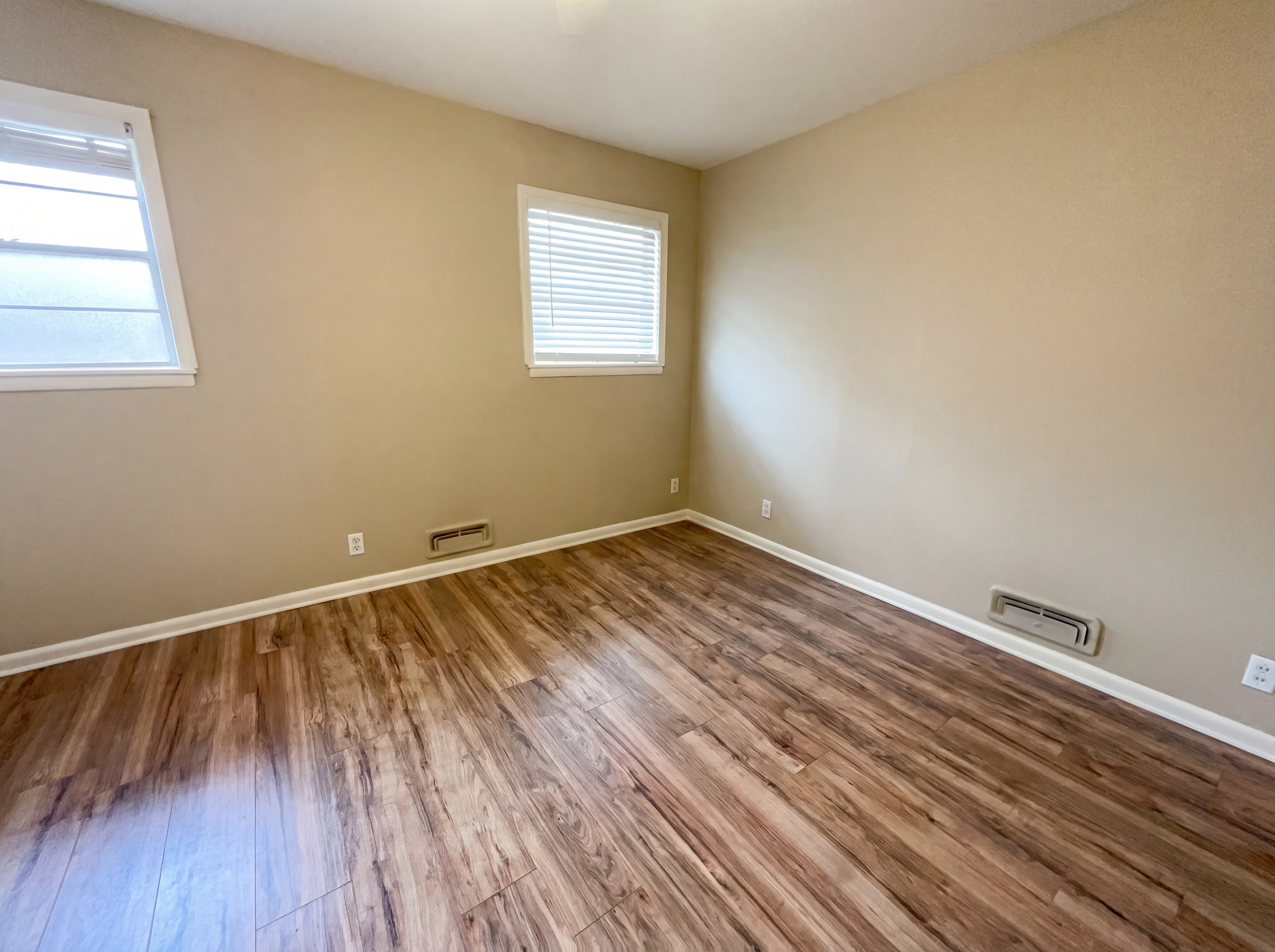Photo 10 of 16 of 6817 Chickering Rd, Fort Worth, TX
