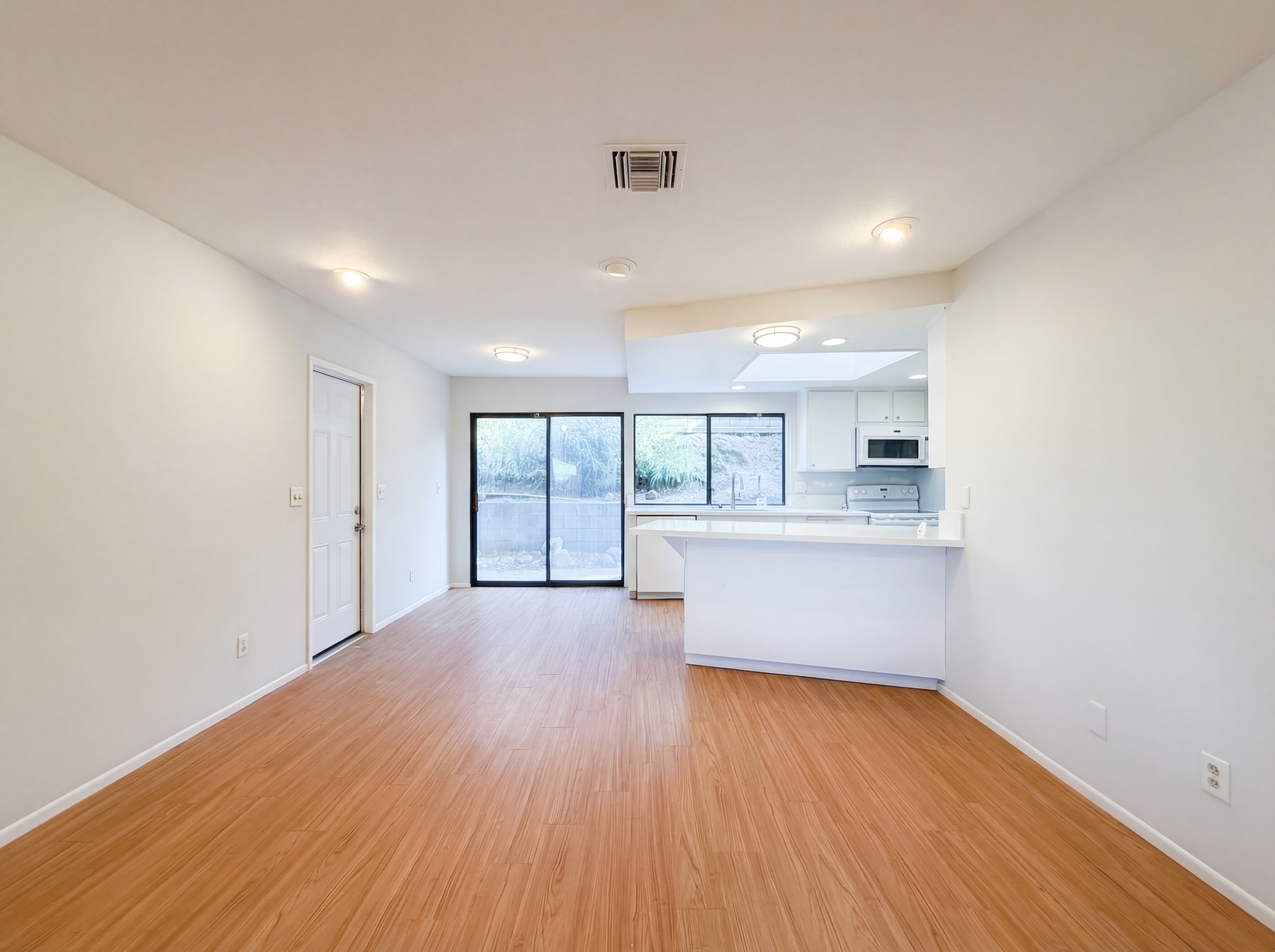 Photo 7 of 21 of 2785 Bonita Dr, Highland, CA