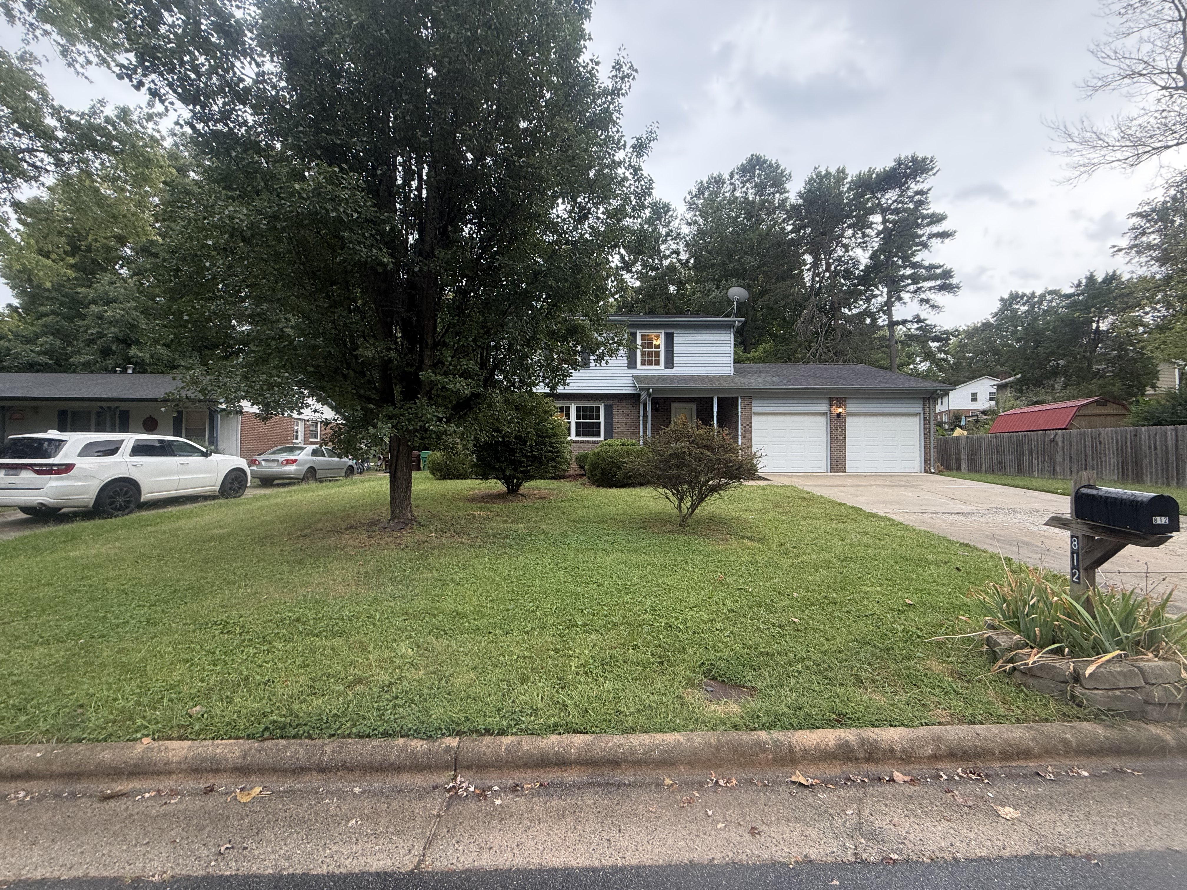 Photo 6 of 32 of 812 Pineburr Rd, Jamestown, NC