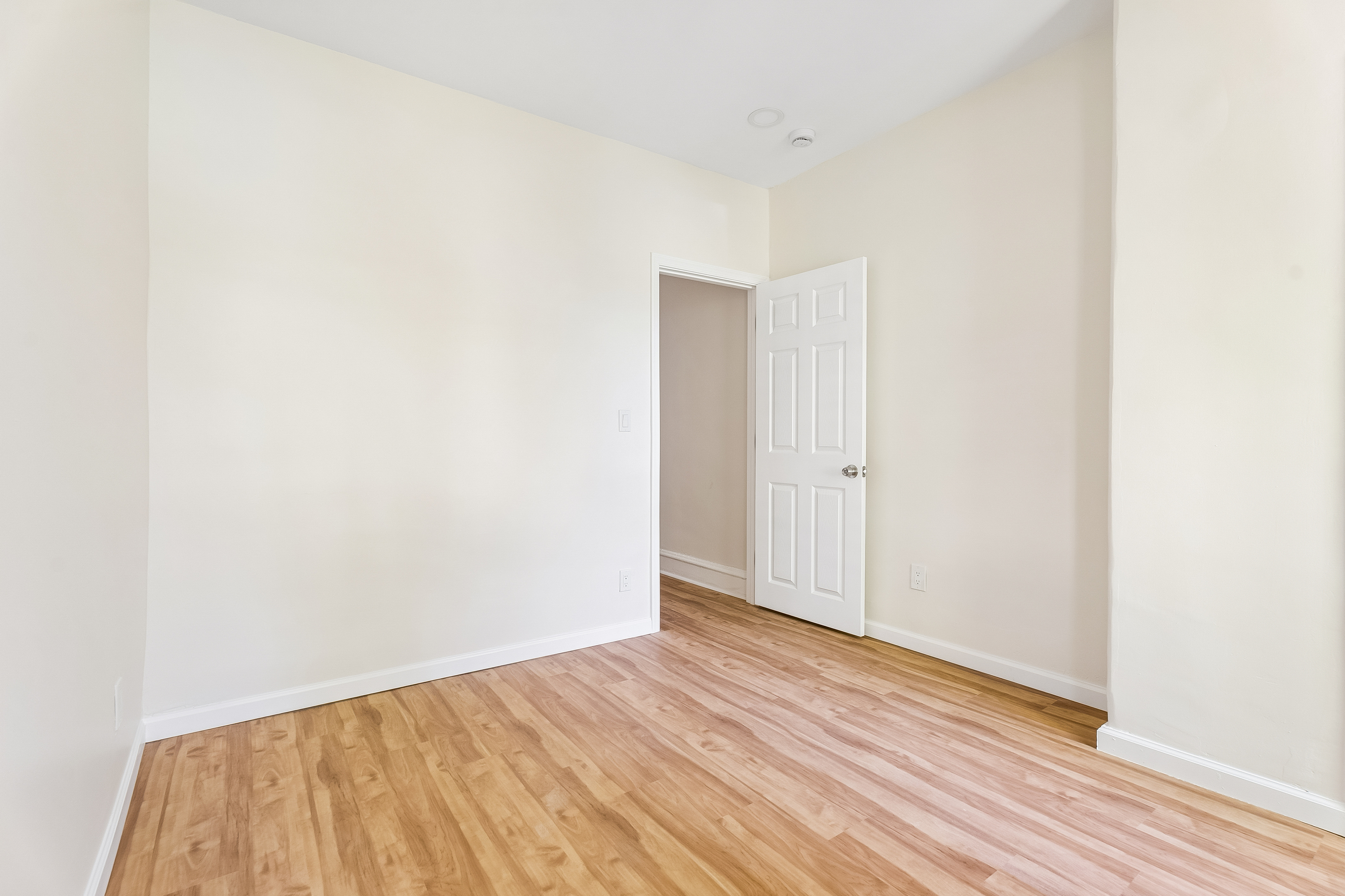 Photo 11 of 50 of 1716 N Hollywood St, Philadelphia, PA