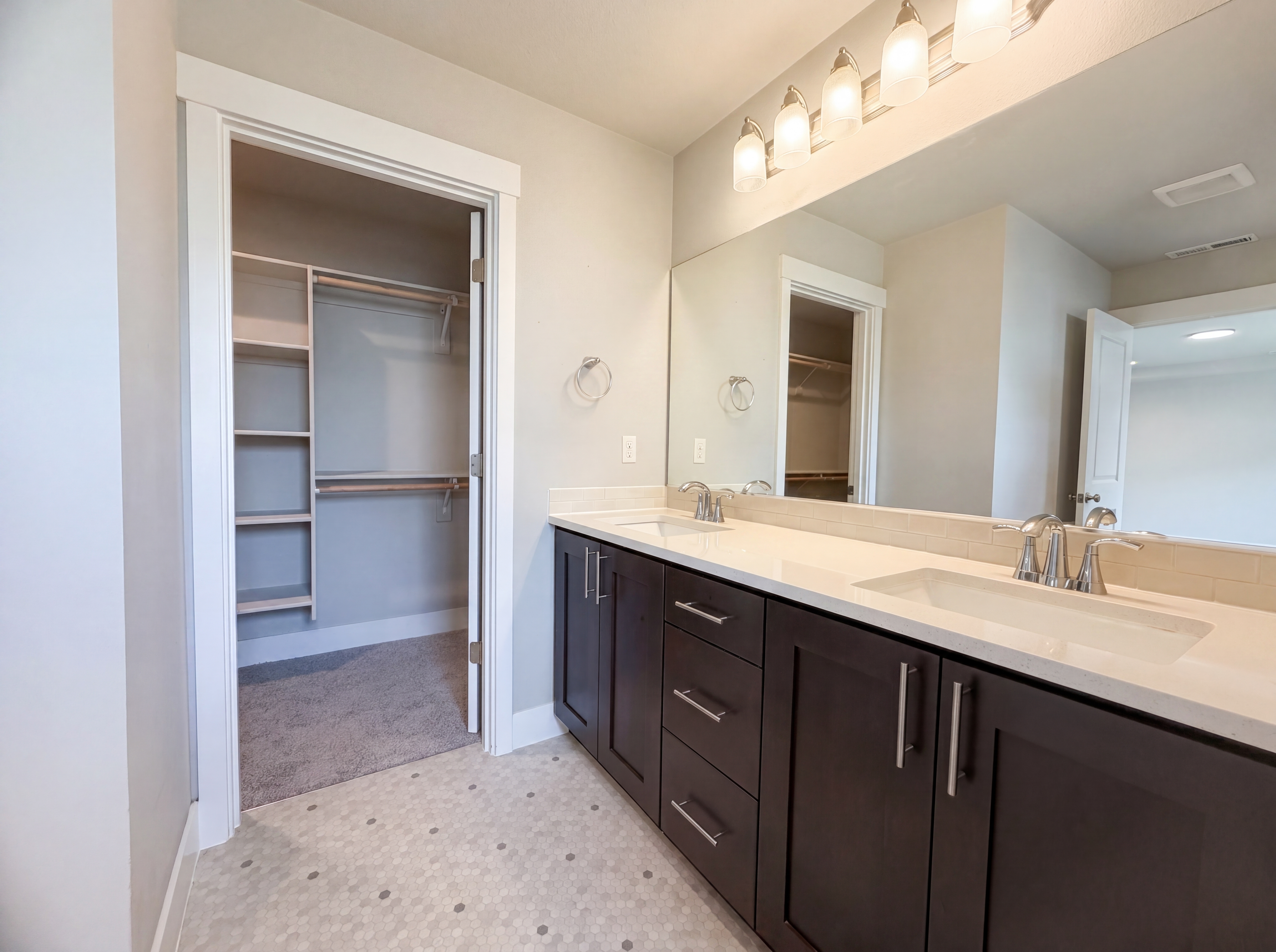 Photo 13 of 19 of 2602 S 11th Ct, Ridgefield, WA