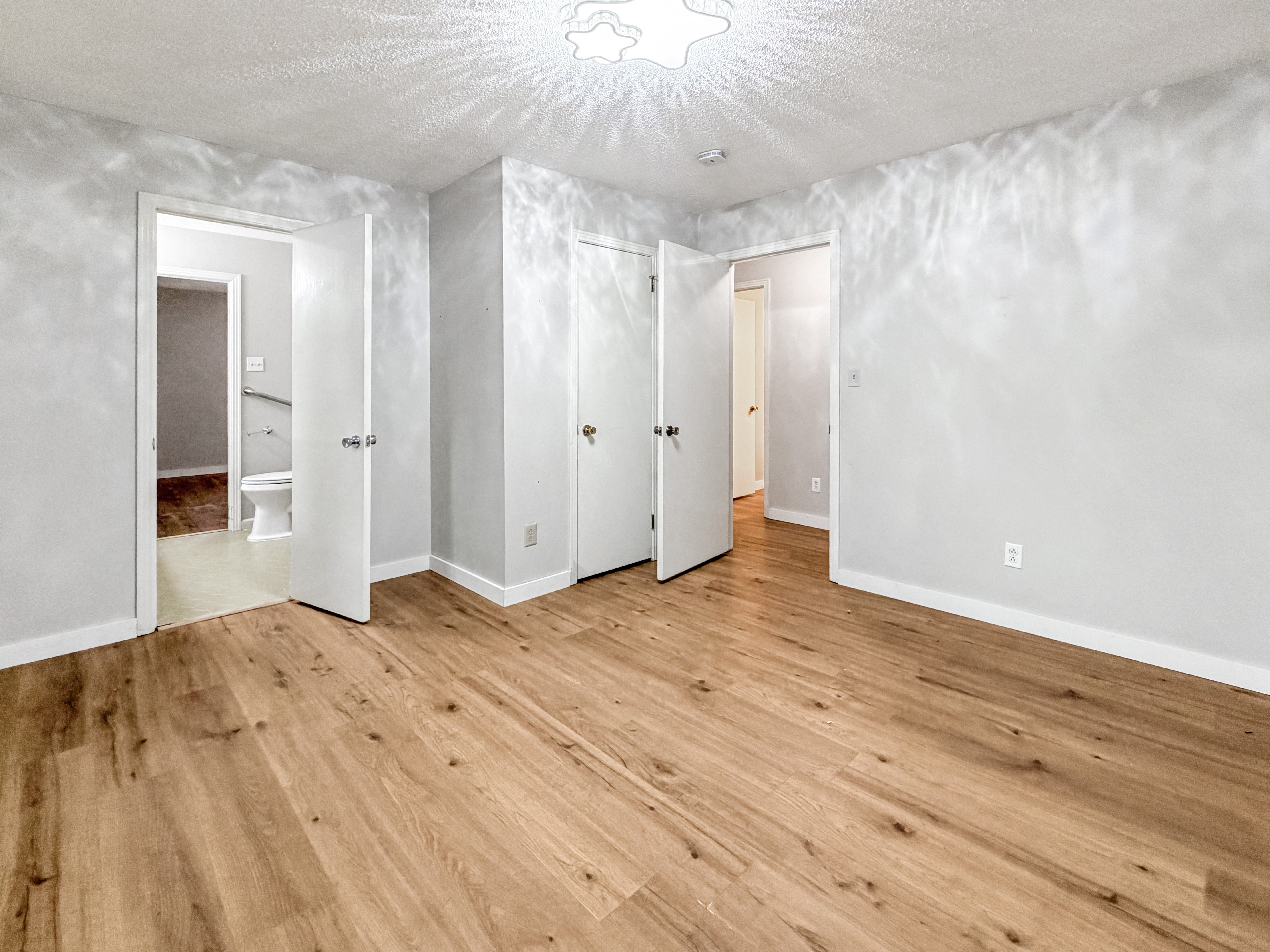 Photo 8 of 24 of 3495 Flintshire Dr, Hoover, AL