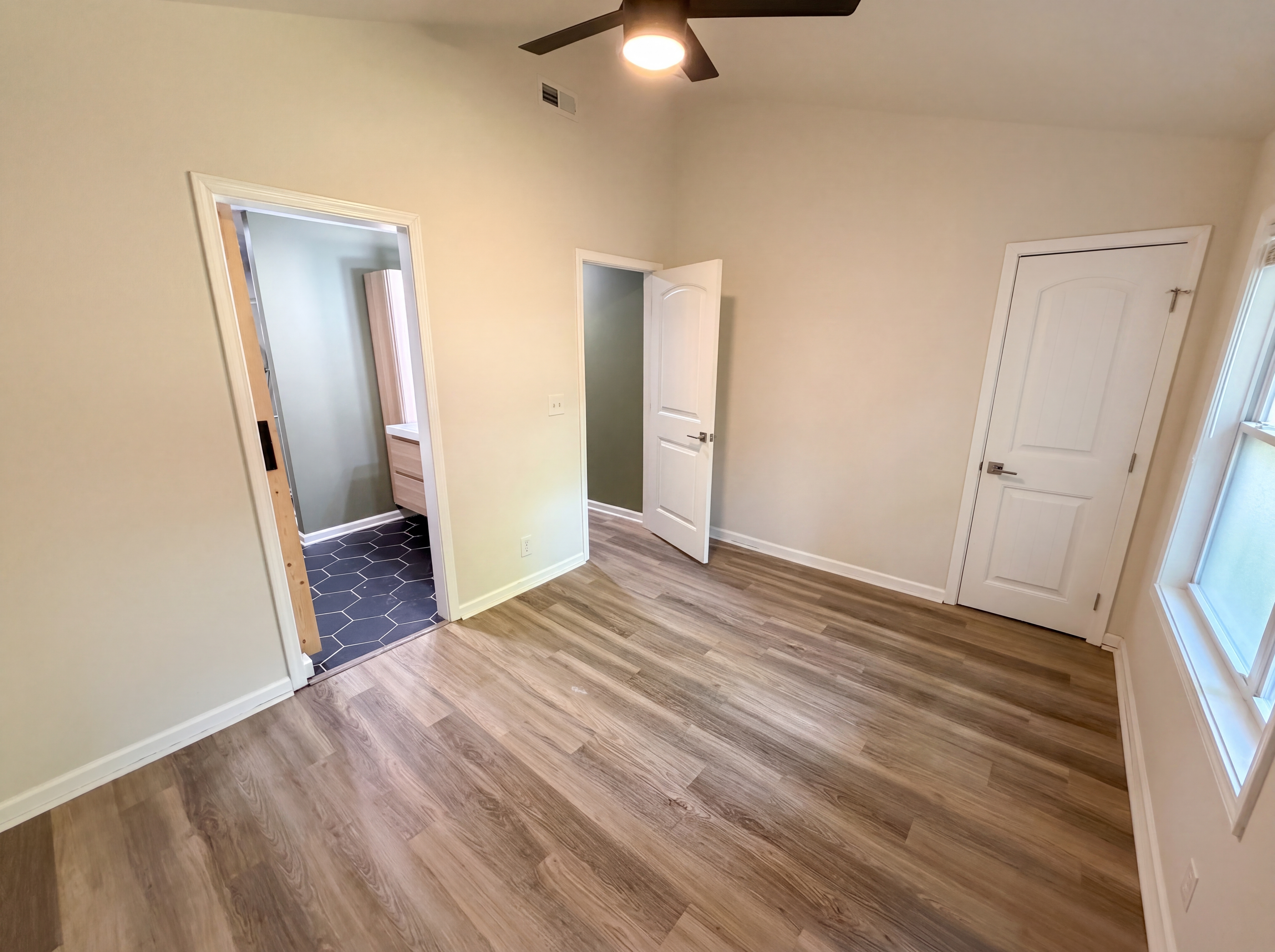 Photo 15 of 22 of 1520 Herrin Ave, Charlotte, NC