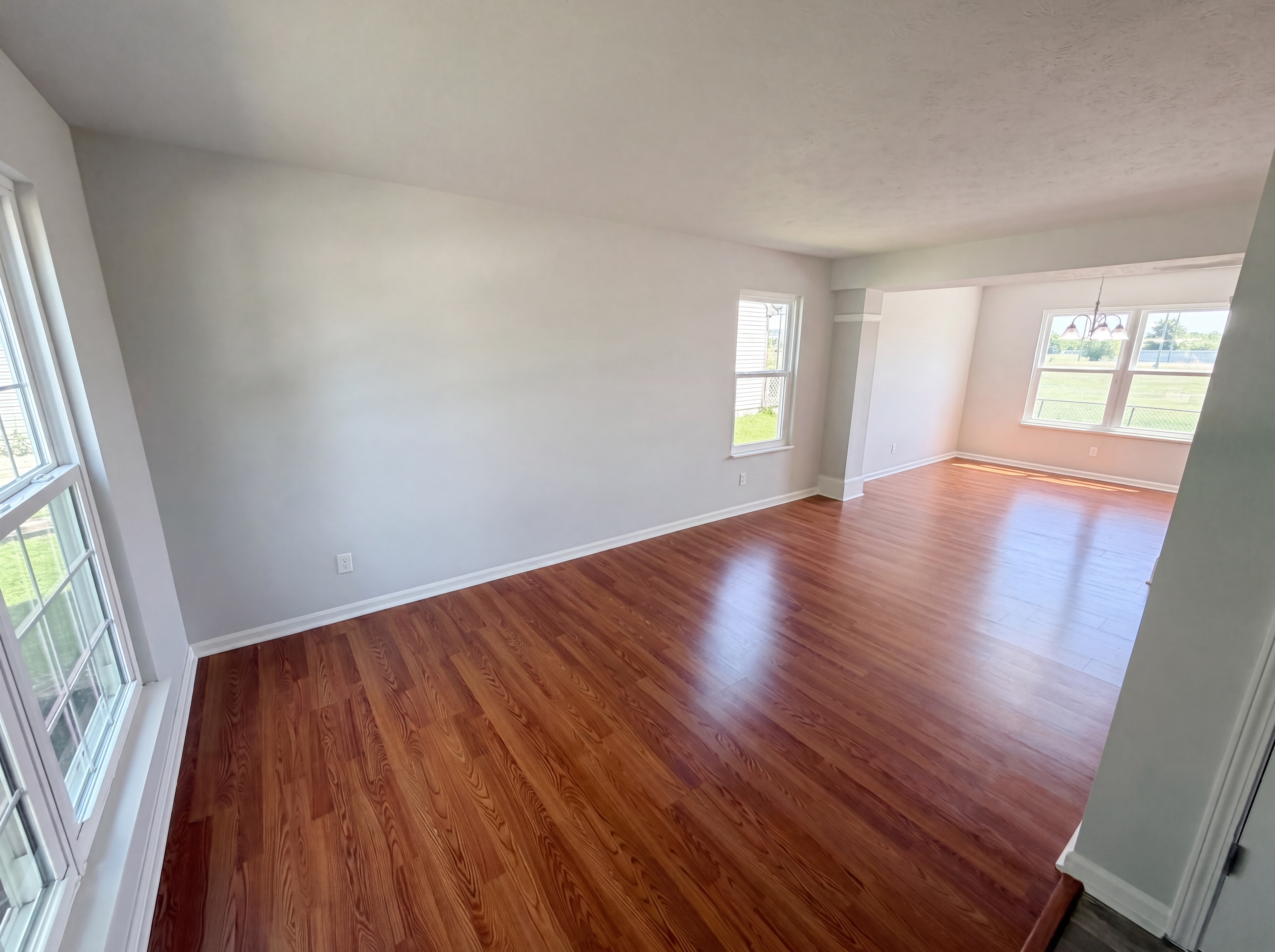 Photo 10 of 26 of 2219 Rolling Oak Dr, Indianapolis, IN