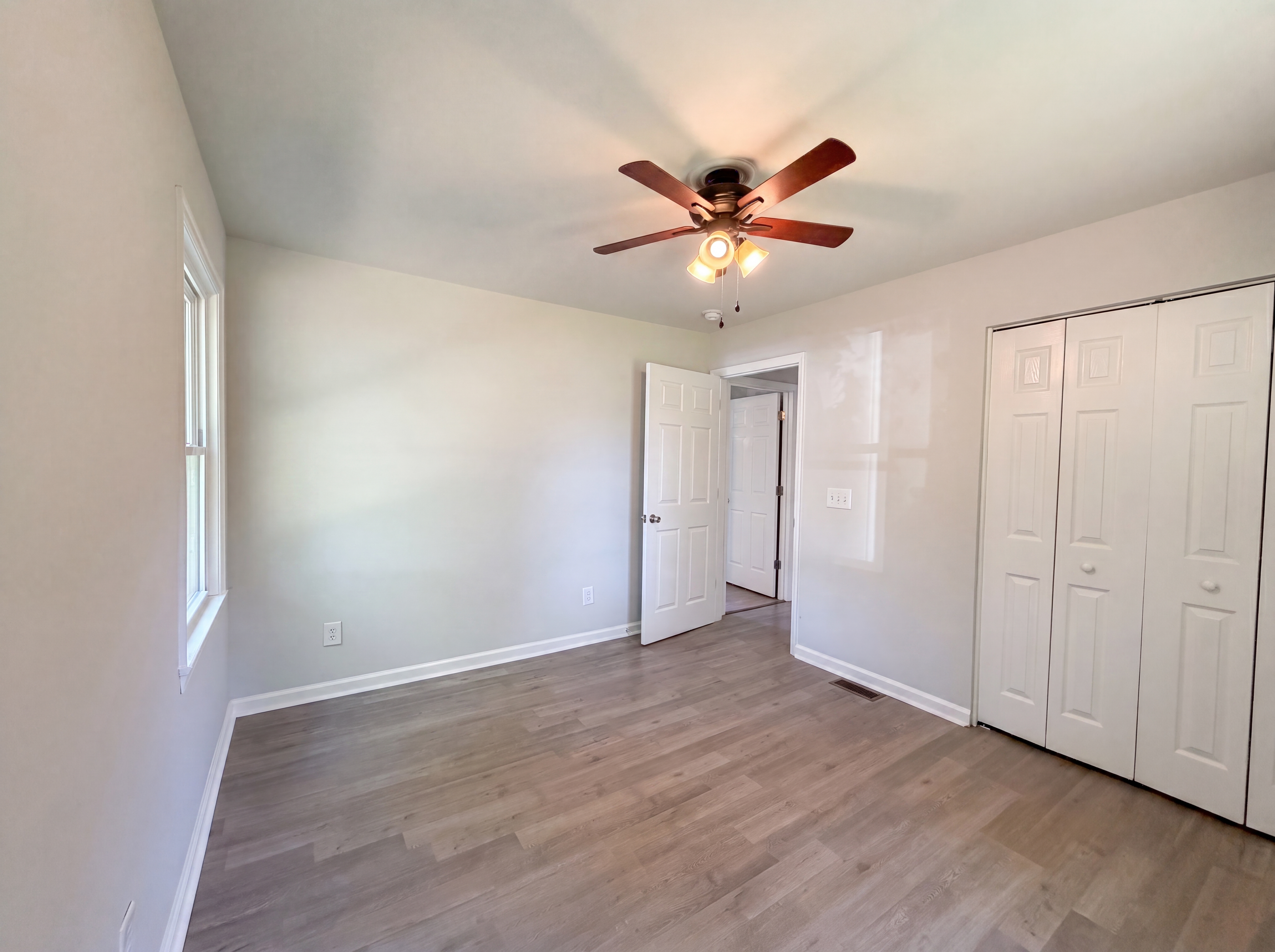 Photo 4 of 19 of 1036 E Commerce St, Lewisburg, TN