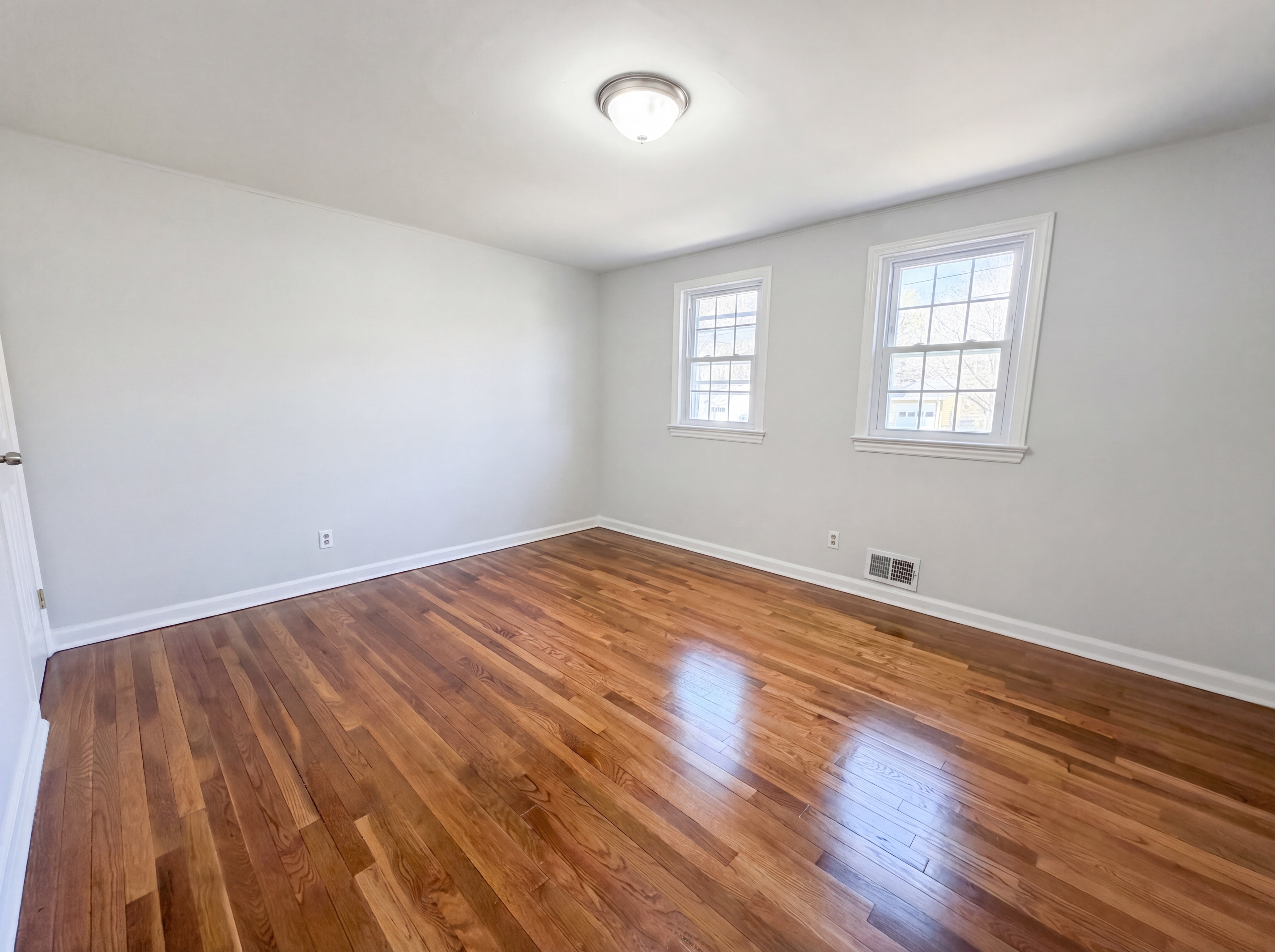 Photo 4 of 23 of 19 Delekas Ave, South Plainfield, NJ