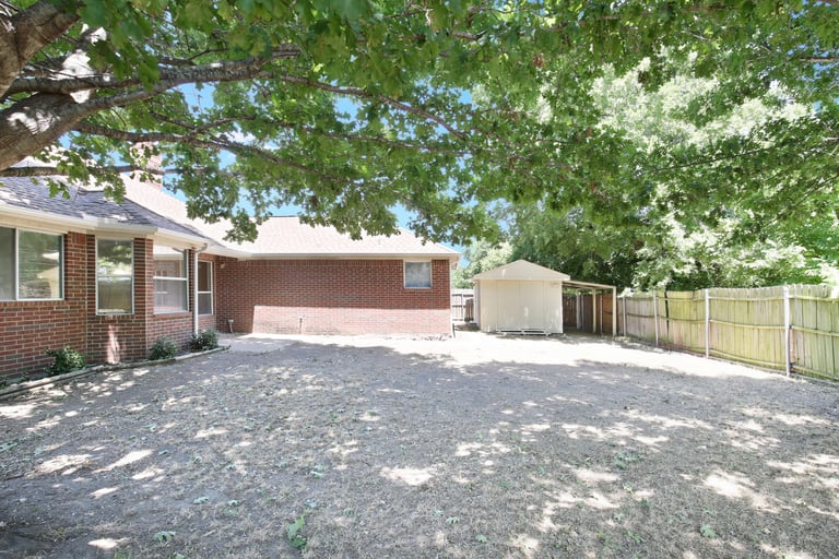 Photo 23 of 24 - 2825 Garden Oaks Pl, Grand Prairie, TX 75052