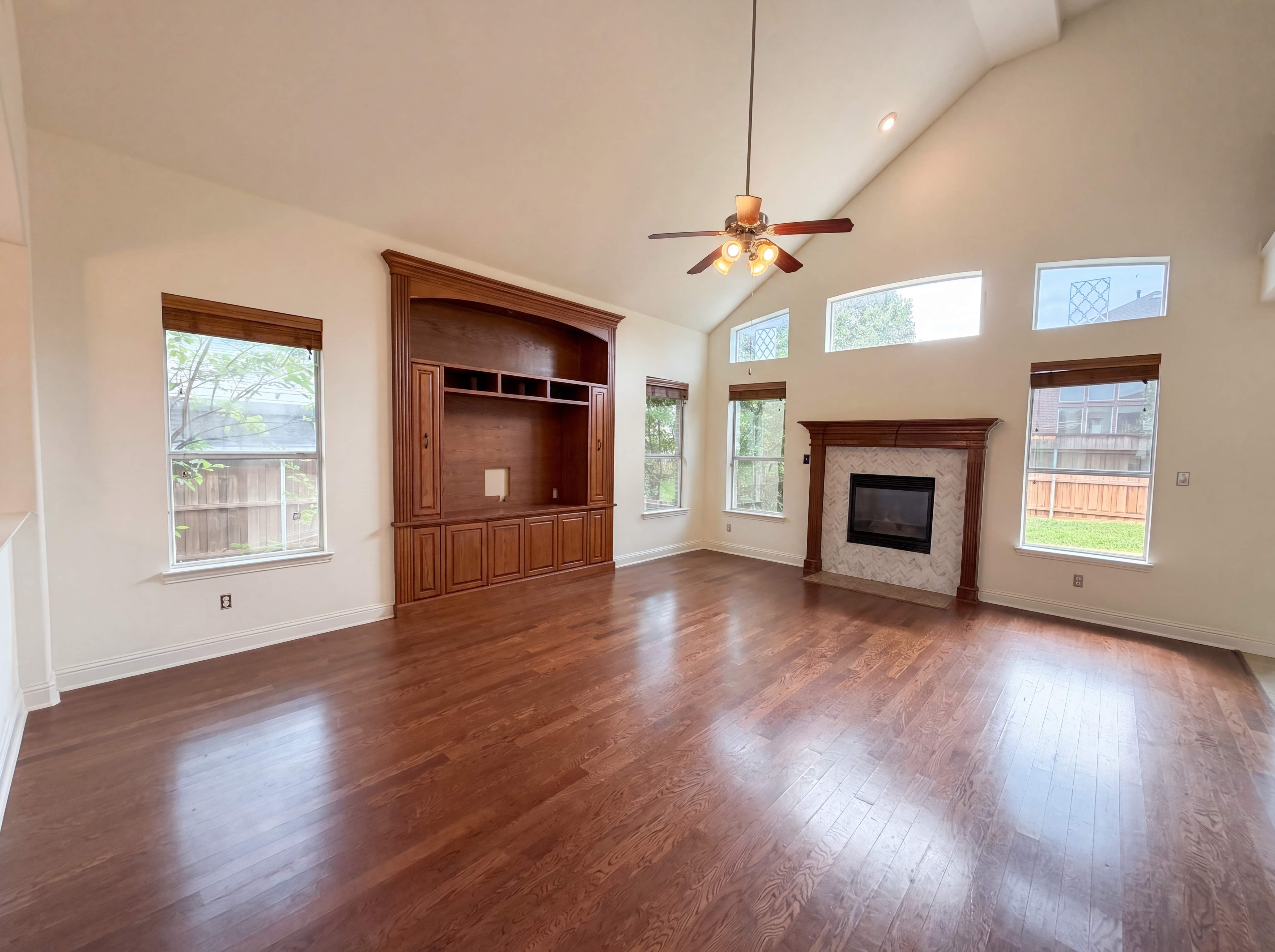 Photo 7 of 22 of 2446 Chesterfield Rd, Garland, TX