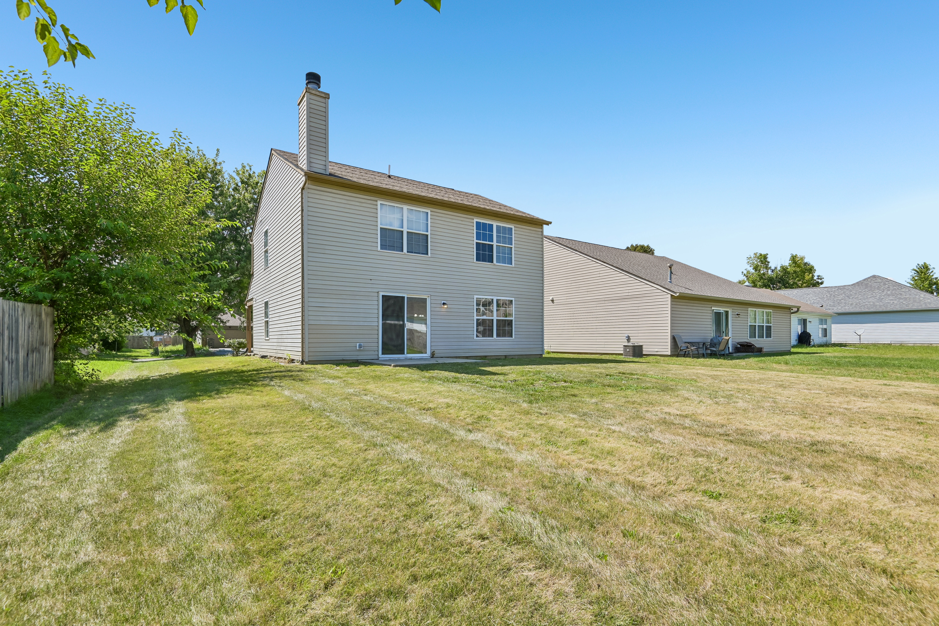 Photo 37 of 43 of 2327 Rostock Ct, Indianapolis, IN