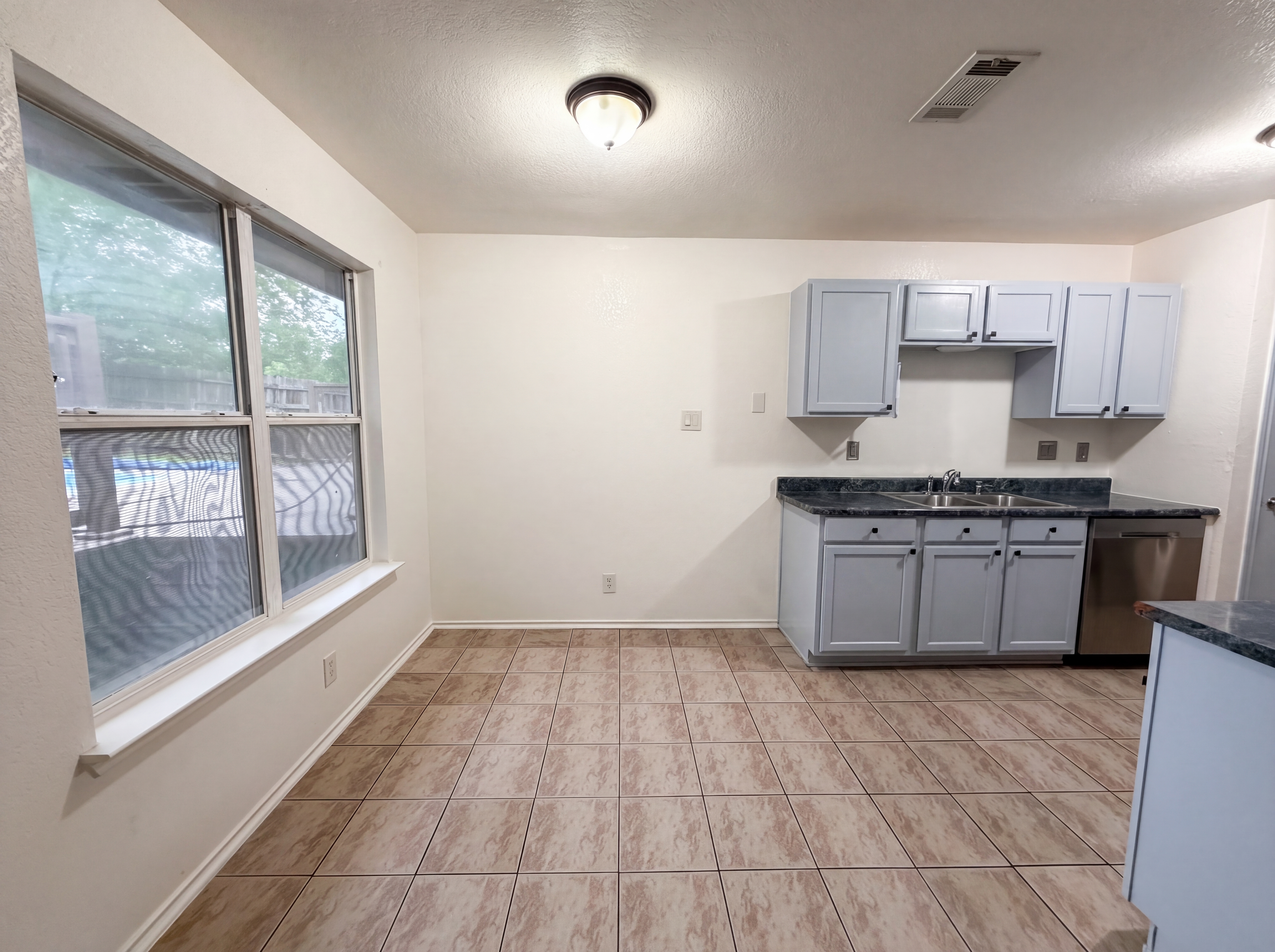 Photo 8 of 17 of 2708 Timberline Dr, Killeen, TX