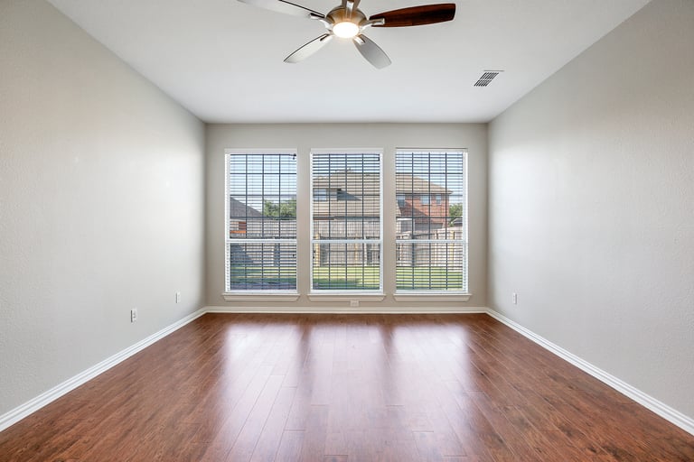 Photo 13 of 25 - 8117 Hartford Dr, Rowlett, TX 75089