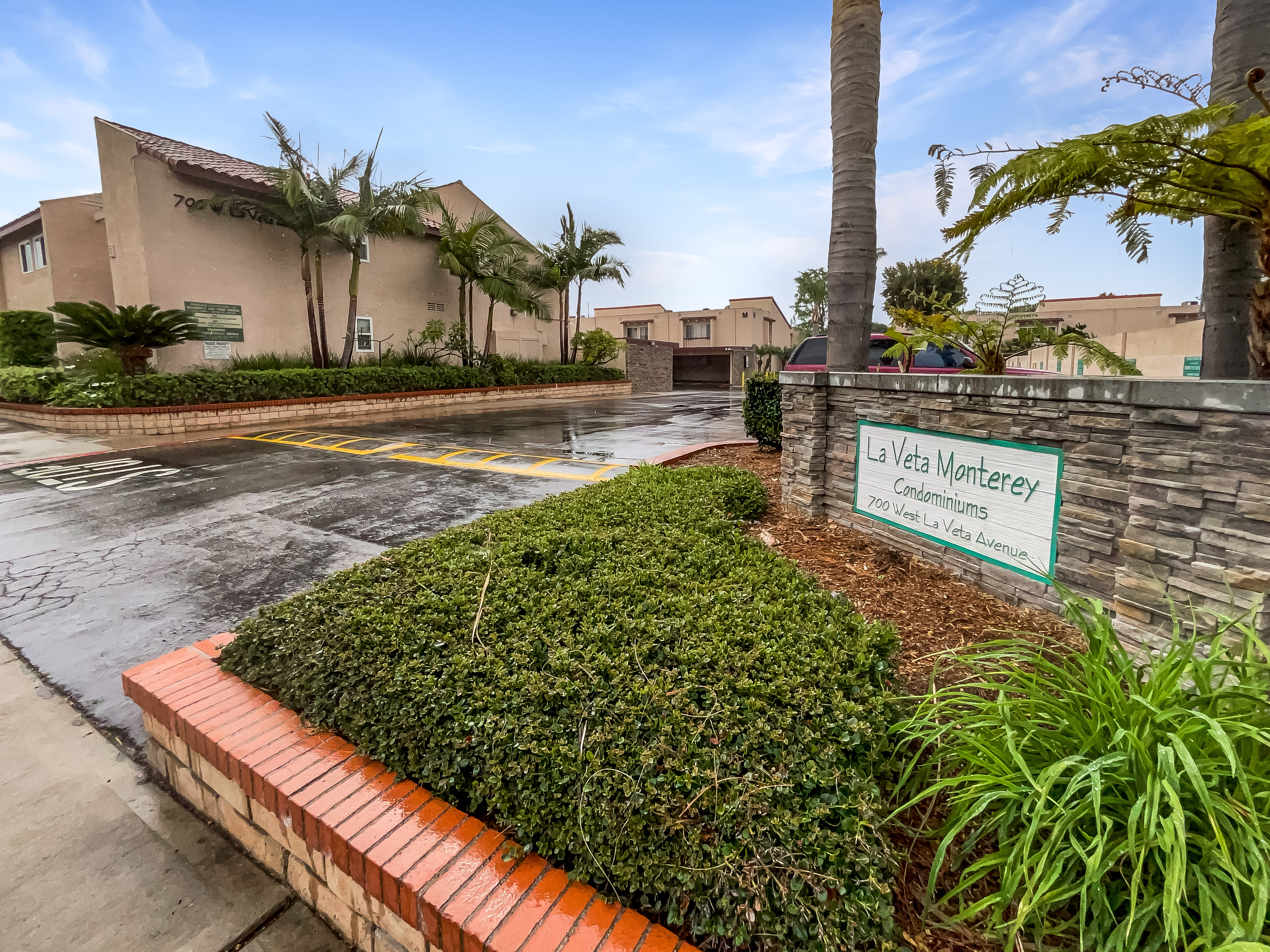 Photo 8 of 20 of 700 W La Veta Ave, Orange, CA